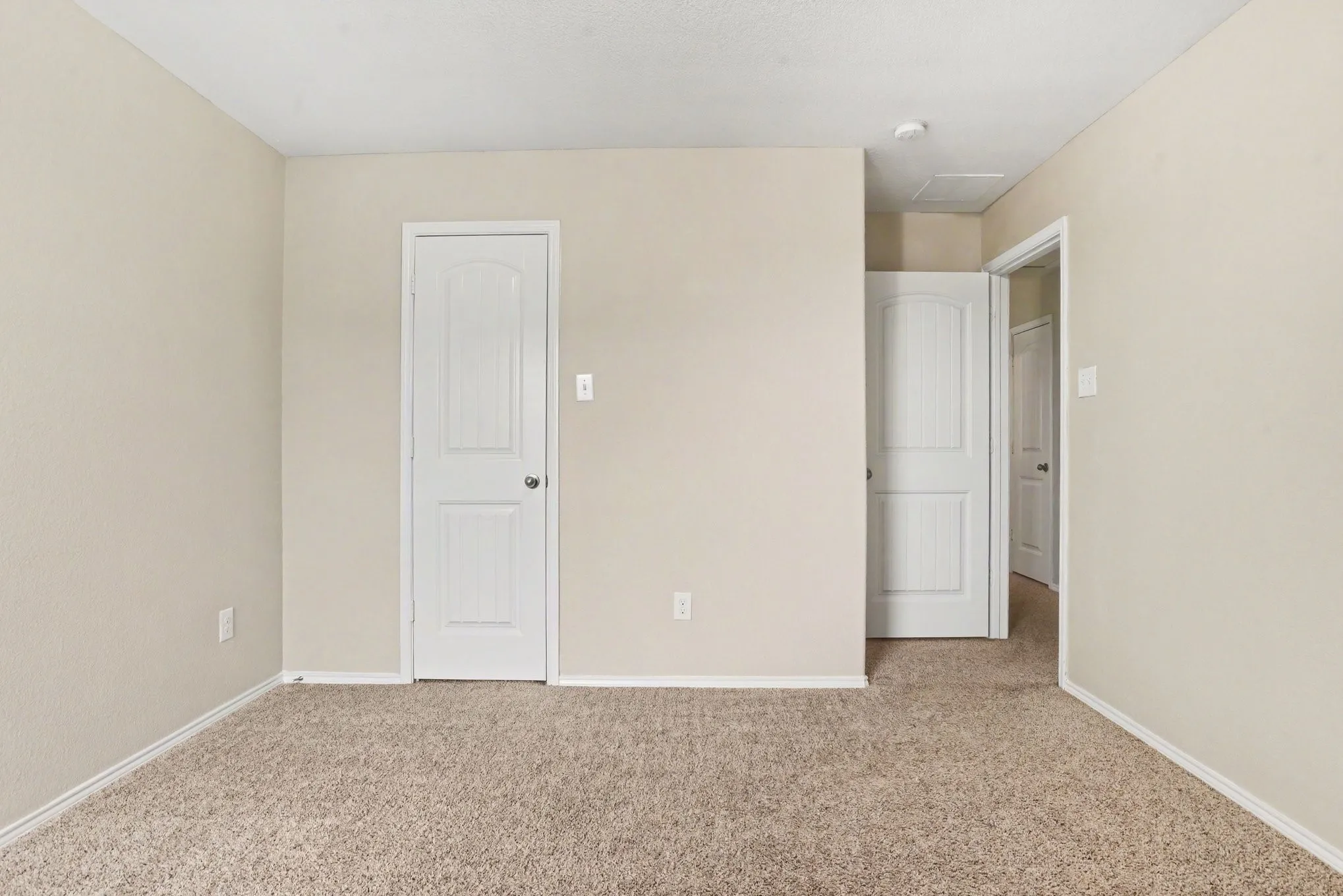 Single Family Residence For Sale in Rockwall County , 1009 N Churchill Drive, Fate, Texas 75189, 4 Bedroom, 3 Bathroom, 2 Garage spaces, 2,577 Sqft, built in 2018, mls#21280545, Real Estate Agent in Fate, Homes For Sale in Rockwall county, Homes For Sale in Fate, Realtor in Fate Texas, Real Estate Brokerage Independent Realty Texas, Luminita Cordes Realtor