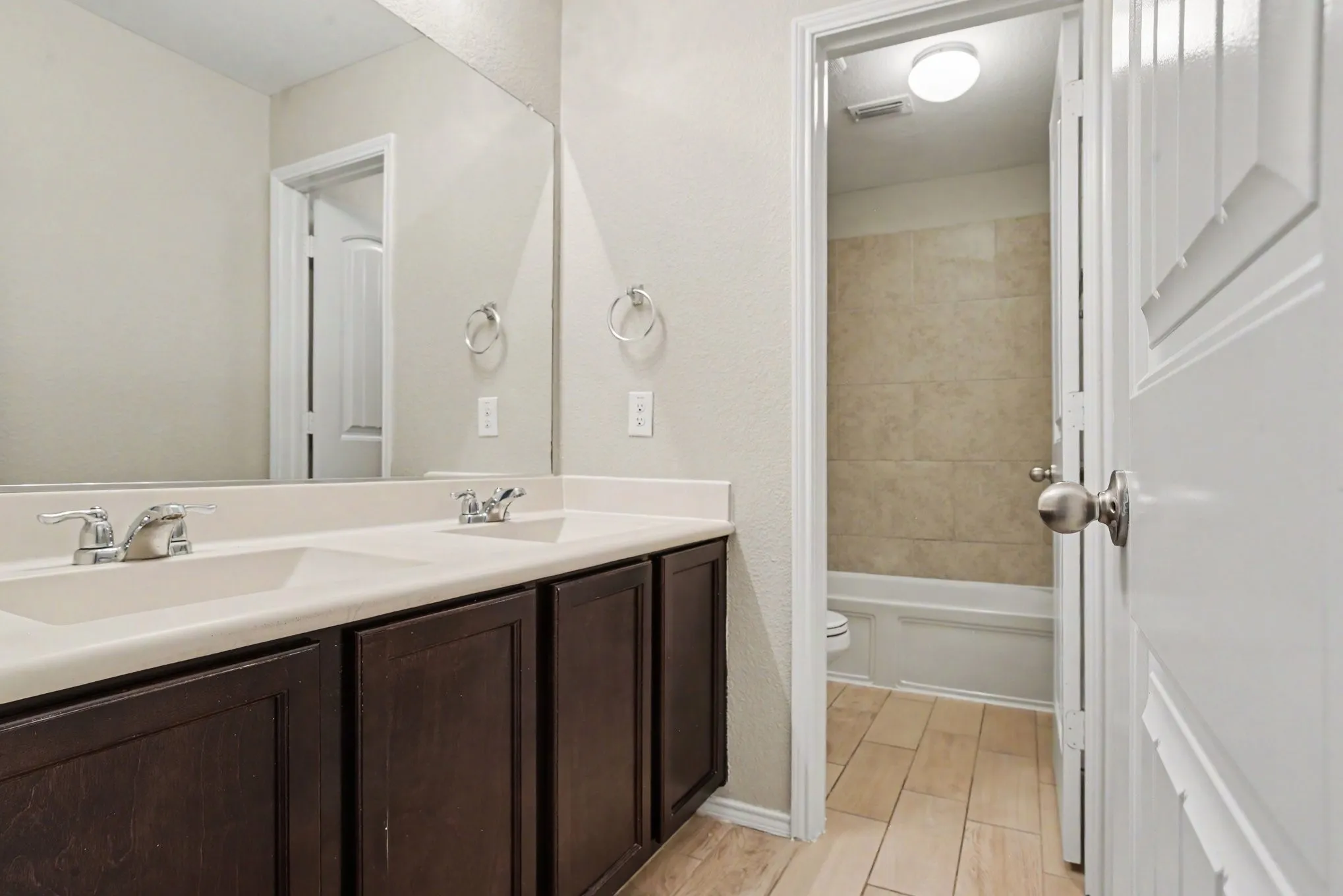 Single Family Residence For Sale in Rockwall County , 1009 N Churchill Drive, Fate, Texas 75189, 4 Bedroom, 3 Bathroom, 2 Garage spaces, 2,577 Sqft, built in 2018, mls#21280545, Real Estate Agent in Fate, Homes For Sale in Rockwall county, Homes For Sale in Fate, Realtor in Fate Texas, Real Estate Brokerage Independent Realty Texas, Luminita Cordes Realtor
