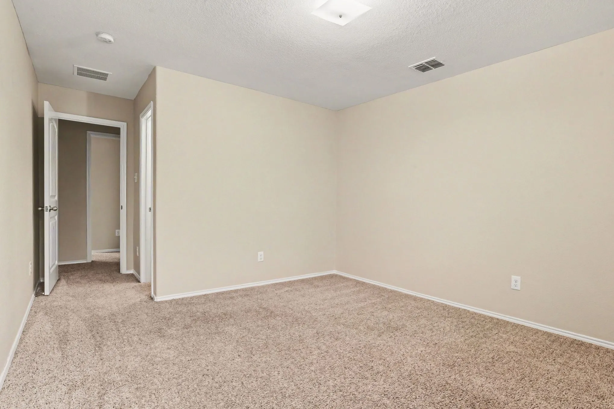 Single Family Residence For Sale in Rockwall County , 1009 N Churchill Drive, Fate, Texas 75189, 4 Bedroom, 3 Bathroom, 2 Garage spaces, 2,577 Sqft, built in 2018, mls#21280545, Real Estate Agent in Fate, Homes For Sale in Rockwall county, Homes For Sale in Fate, Realtor in Fate Texas, Real Estate Brokerage Independent Realty Texas, Luminita Cordes Realtor