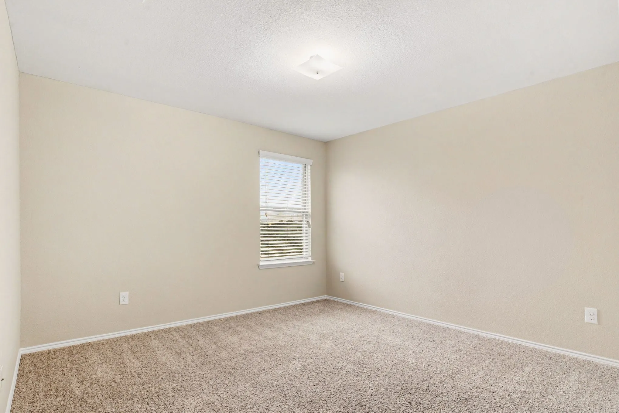 Single Family Residence For Sale in Rockwall County , 1009 N Churchill Drive, Fate, Texas 75189, 4 Bedroom, 3 Bathroom, 2 Garage spaces, 2,577 Sqft, built in 2018, mls#21280545, Real Estate Agent in Fate, Homes For Sale in Rockwall county, Homes For Sale in Fate, Realtor in Fate Texas, Real Estate Brokerage Independent Realty Texas, Luminita Cordes Realtor