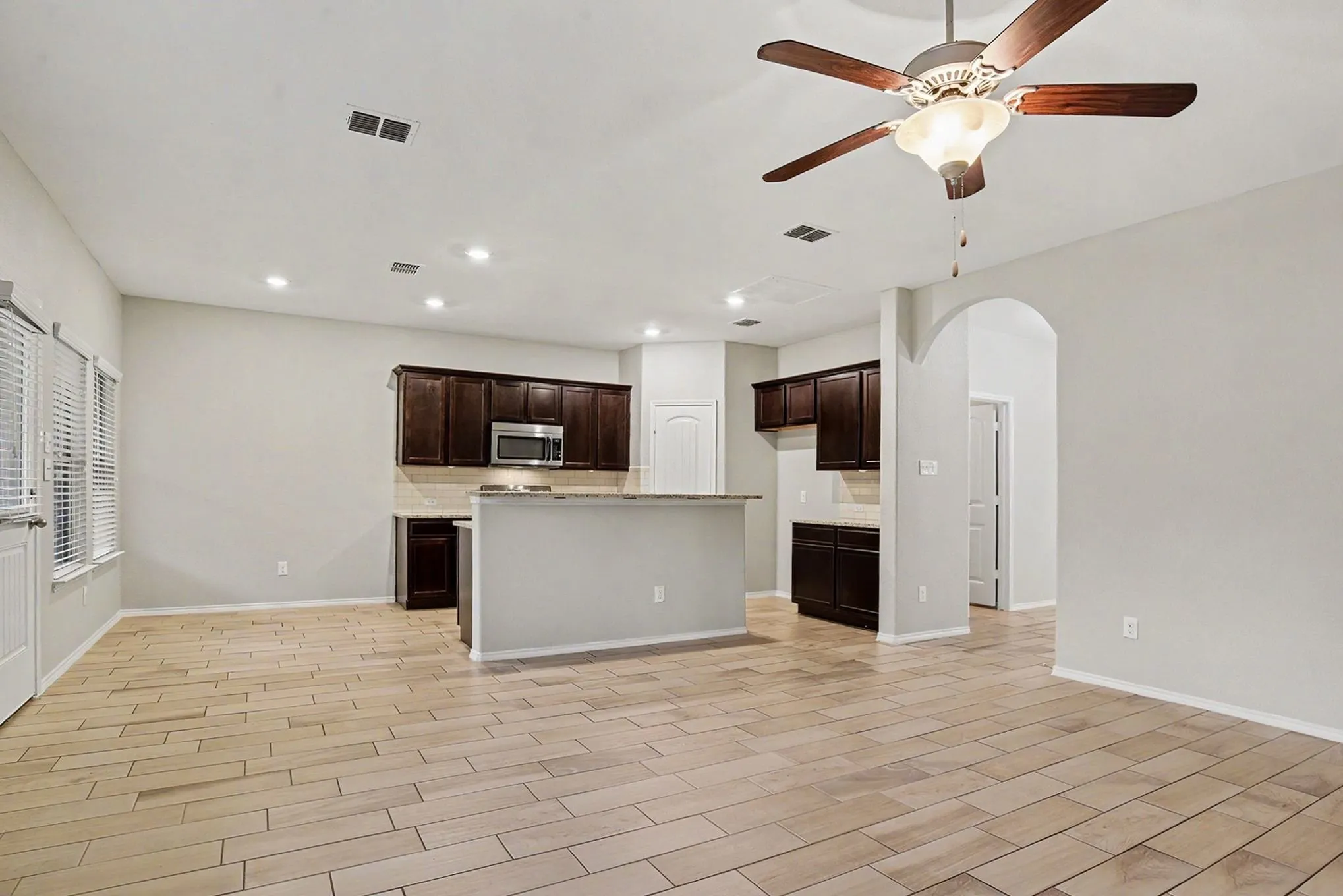 Single Family Residence For Sale in Rockwall County , 1009 N Churchill Drive, Fate, Texas 75189, 4 Bedroom, 3 Bathroom, 2 Garage spaces, 2,577 Sqft, built in 2018, mls#21280545, Real Estate Agent in Fate, Homes For Sale in Rockwall county, Homes For Sale in Fate, Realtor in Fate Texas, Real Estate Brokerage Independent Realty Texas, Luminita Cordes Realtor