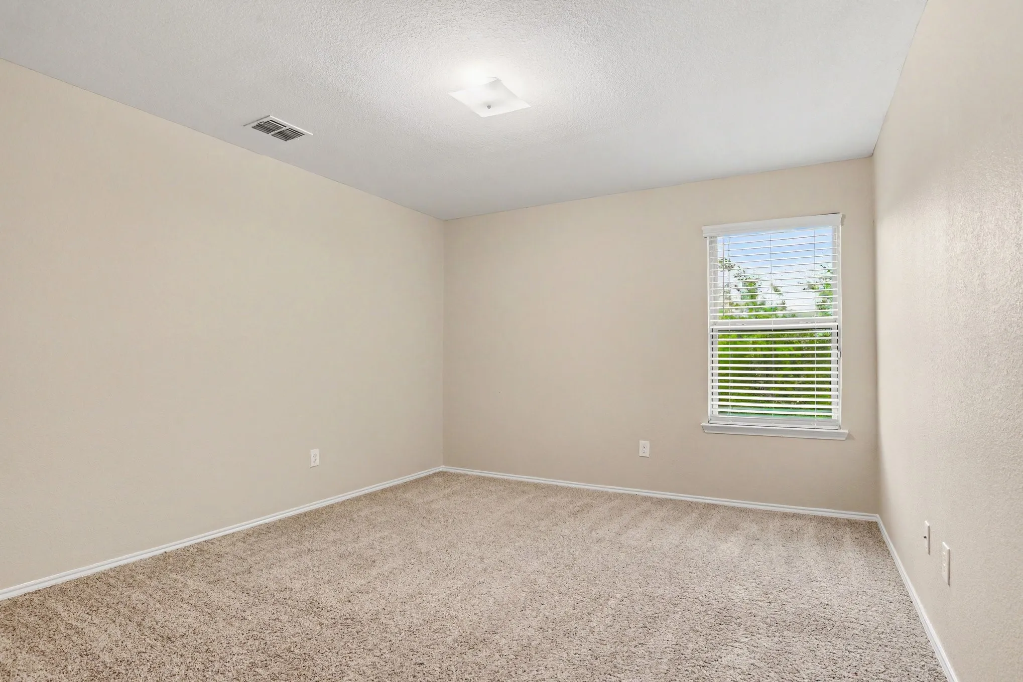 Single Family Residence For Sale in Rockwall County , 1009 N Churchill Drive, Fate, Texas 75189, 4 Bedroom, 3 Bathroom, 2 Garage spaces, 2,577 Sqft, built in 2018, mls#21280545, Real Estate Agent in Fate, Homes For Sale in Rockwall county, Homes For Sale in Fate, Realtor in Fate Texas, Real Estate Brokerage Independent Realty Texas, Luminita Cordes Realtor