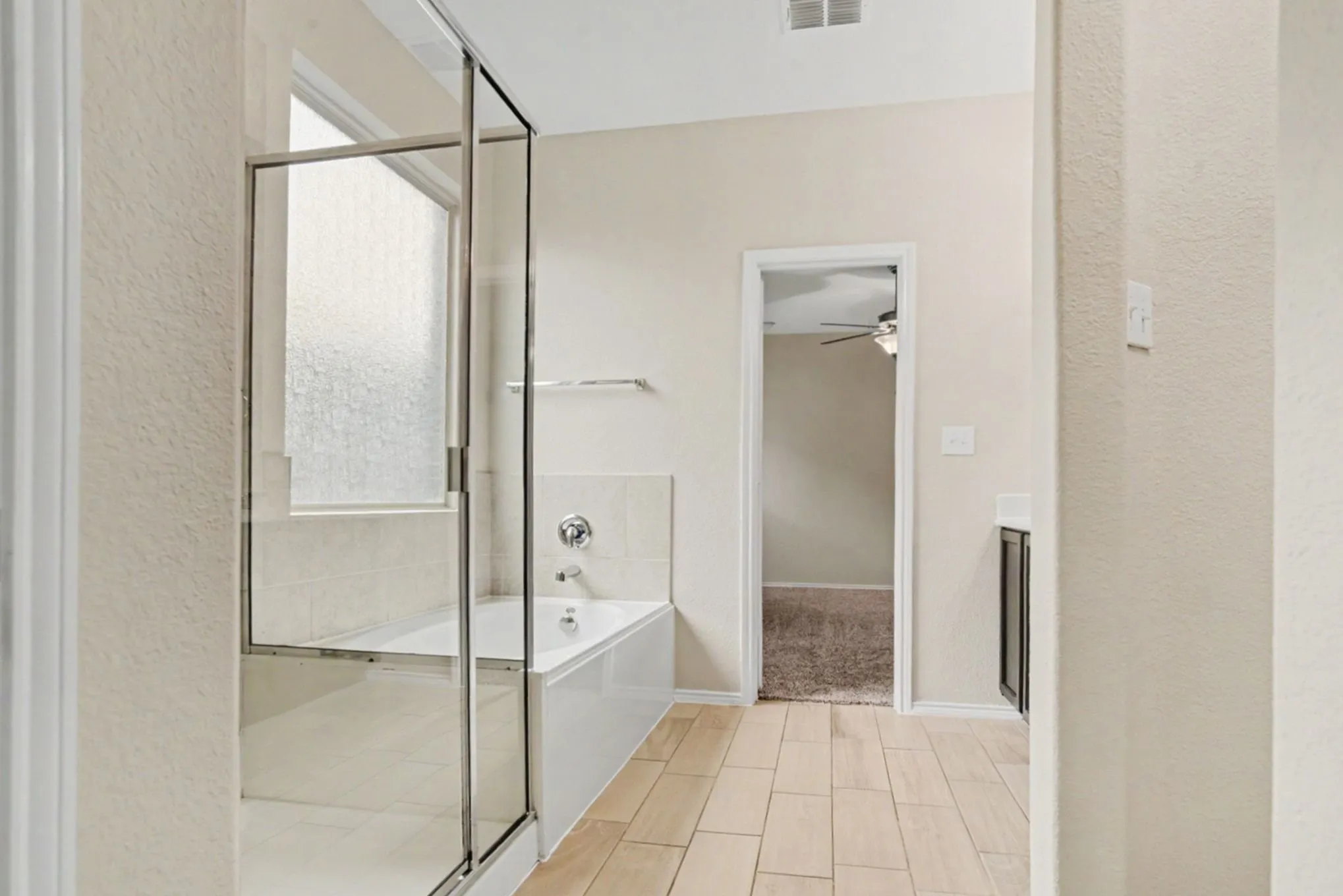 Single Family Residence For Sale in Rockwall County , 1009 N Churchill Drive, Fate, Texas 75189, 4 Bedroom, 3 Bathroom, 2 Garage spaces, 2,577 Sqft, built in 2018, mls#21280545, Real Estate Agent in Fate, Homes For Sale in Rockwall county, Homes For Sale in Fate, Realtor in Fate Texas, Real Estate Brokerage Independent Realty Texas, Luminita Cordes Realtor