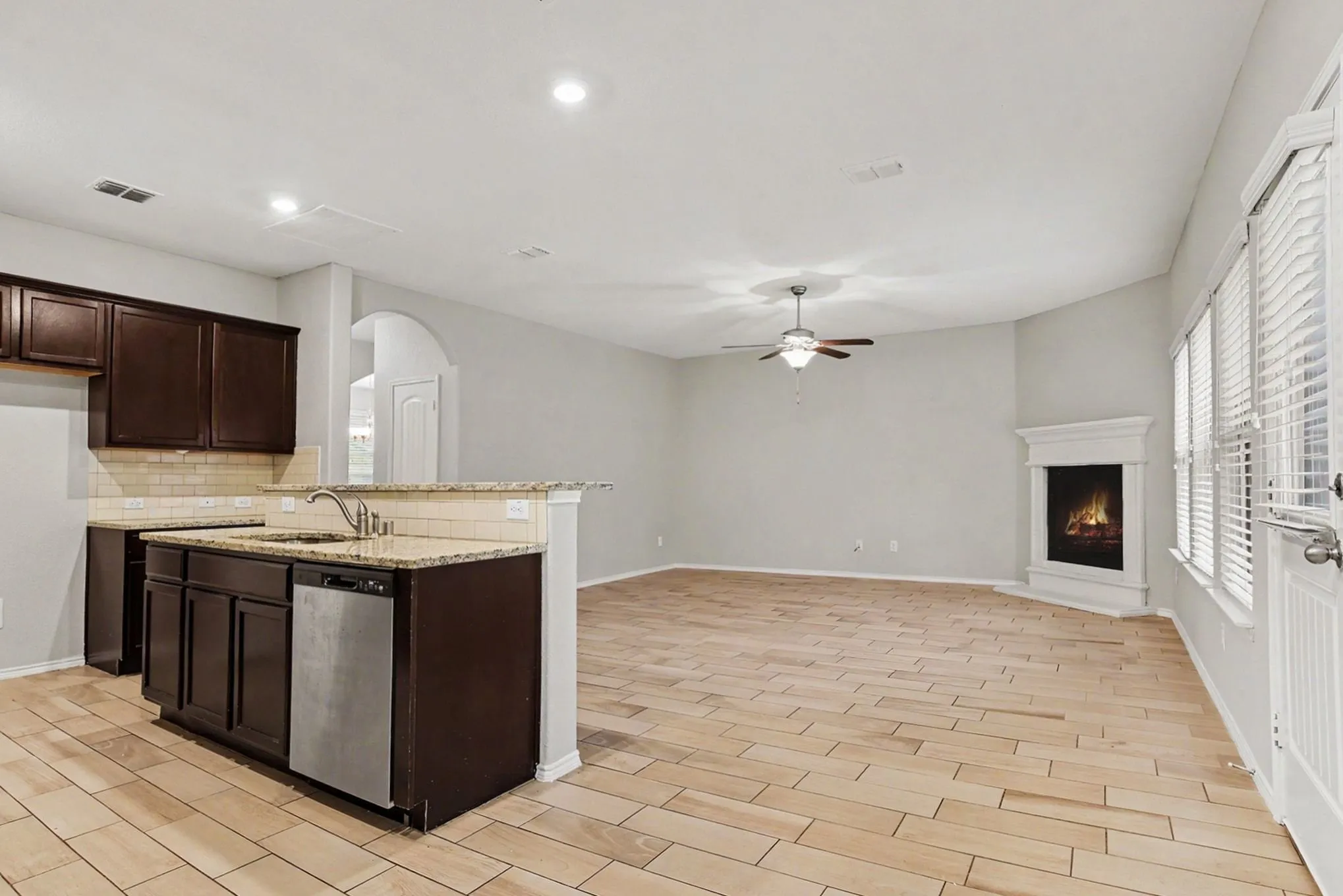 Single Family Residence For Sale in Rockwall County , 1009 N Churchill Drive, Fate, Texas 75189, 4 Bedroom, 3 Bathroom, 2 Garage spaces, 2,577 Sqft, built in 2018, mls#21280545, Real Estate Agent in Fate, Homes For Sale in Rockwall county, Homes For Sale in Fate, Realtor in Fate Texas, Real Estate Brokerage Independent Realty Texas, Luminita Cordes Realtor