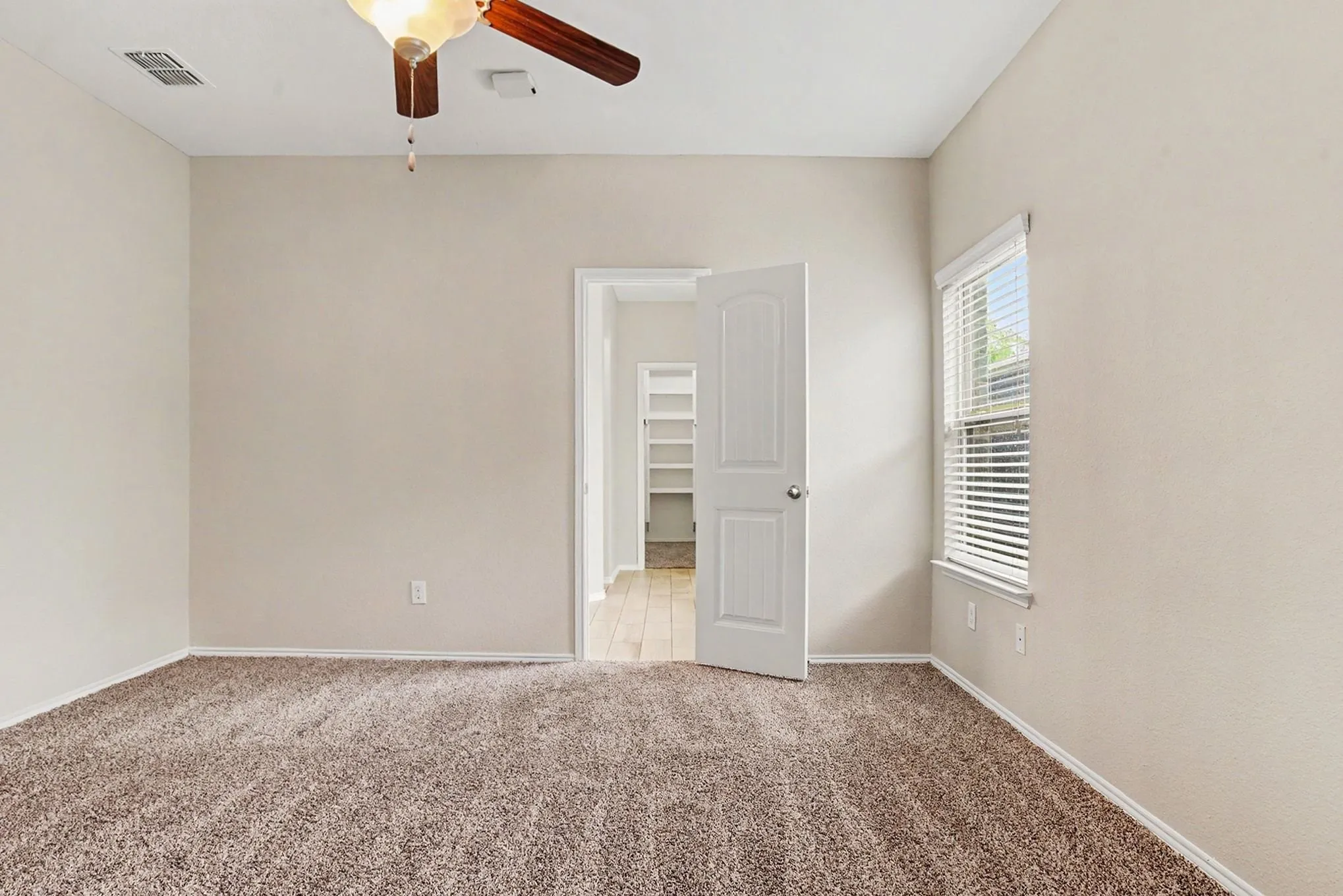 Single Family Residence For Sale in Rockwall County , 1009 N Churchill Drive, Fate, Texas 75189, 4 Bedroom, 3 Bathroom, 2 Garage spaces, 2,577 Sqft, built in 2018, mls#21280545, Real Estate Agent in Fate, Homes For Sale in Rockwall county, Homes For Sale in Fate, Realtor in Fate Texas, Real Estate Brokerage Independent Realty Texas, Luminita Cordes Realtor