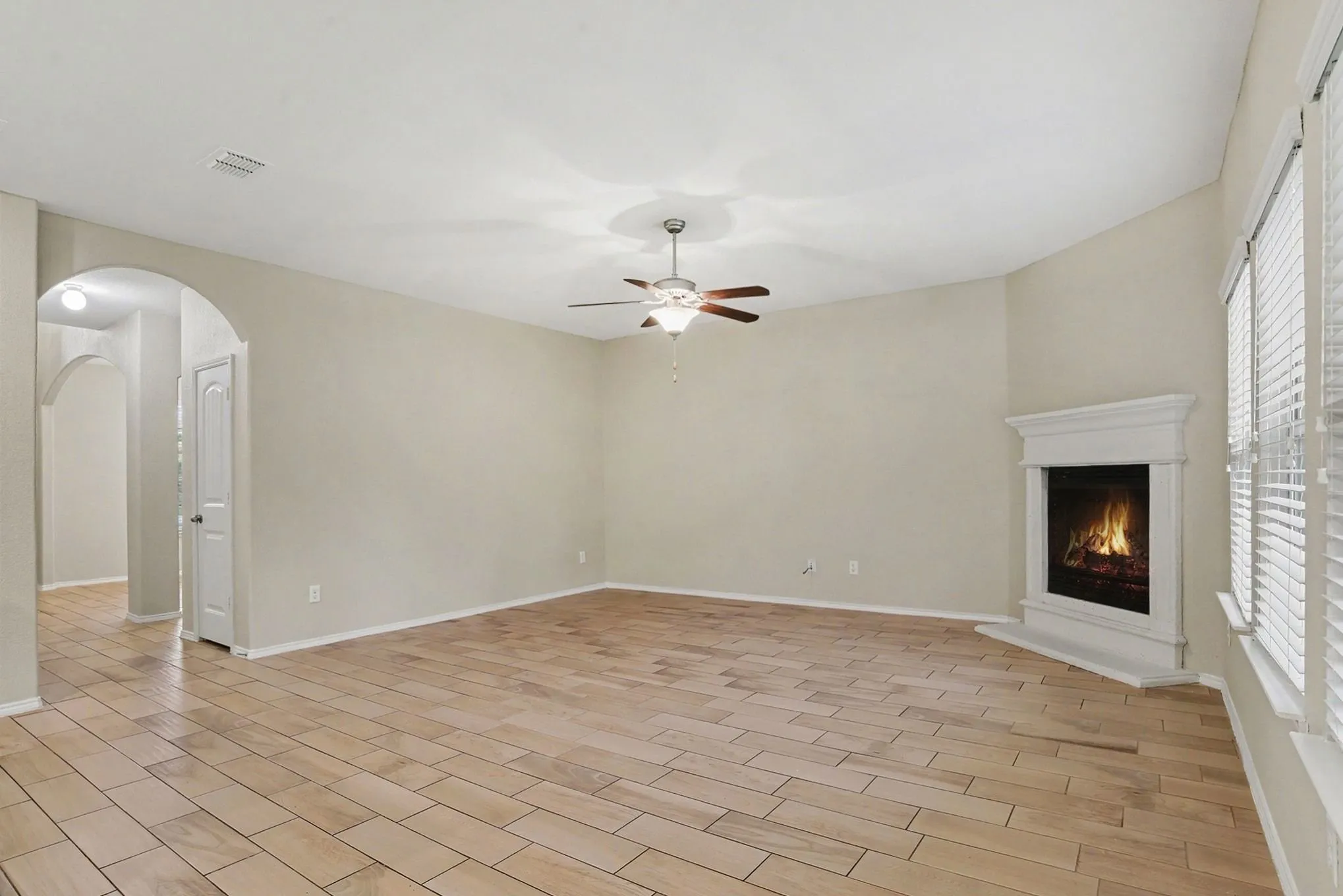 Single Family Residence For Sale in Rockwall County , 1009 N Churchill Drive, Fate, Texas 75189, 4 Bedroom, 3 Bathroom, 2 Garage spaces, 2,577 Sqft, built in 2018, mls#21280545, Real Estate Agent in Fate, Homes For Sale in Rockwall county, Homes For Sale in Fate, Realtor in Fate Texas, Real Estate Brokerage Independent Realty Texas, Luminita Cordes Realtor