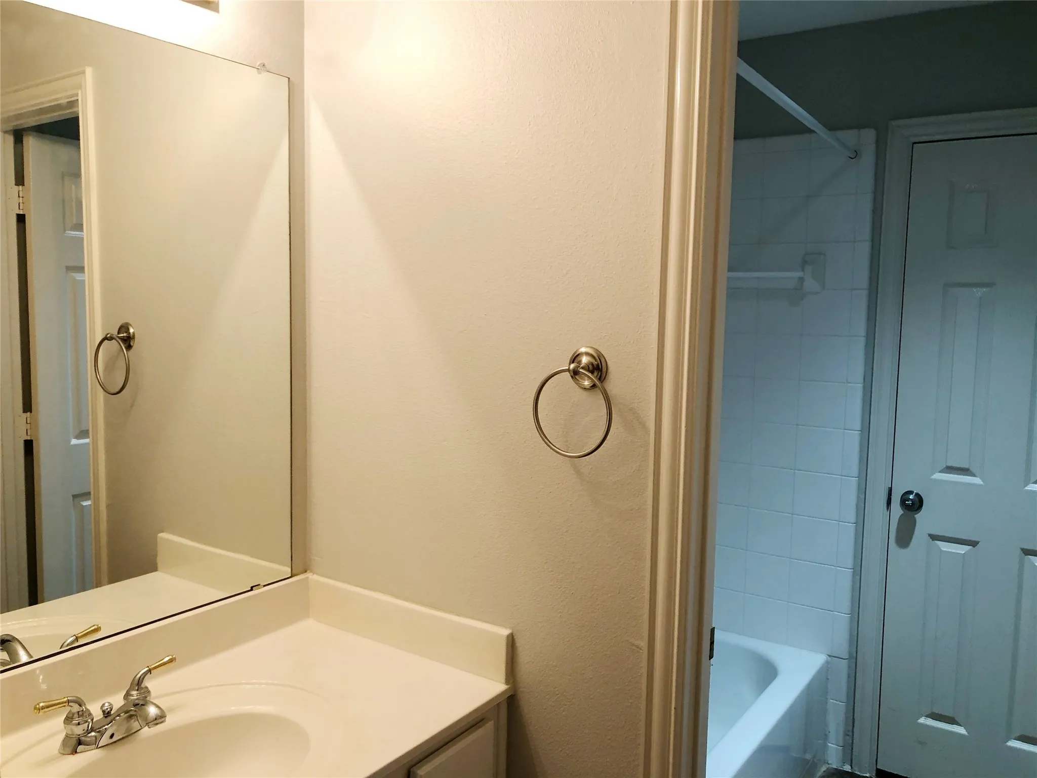 Single Family Residence For Rent in Collin County , 6417 Calloway Drive, Mc Kinney, Texas 75070, 4 Bedroom, 4 Bathroom, 2 Garage spaces, 3,023 Sqft, built in 2001, mls#21288099, Real Estate Agent in Mc Kinney, Homes For Rent in Collin county, Homes For Rent in Mc Kinney, Realtor in Mc Kinney Texas, Real Estate Brokerage Independent Realty Texas, Luminita Cordes Realtor