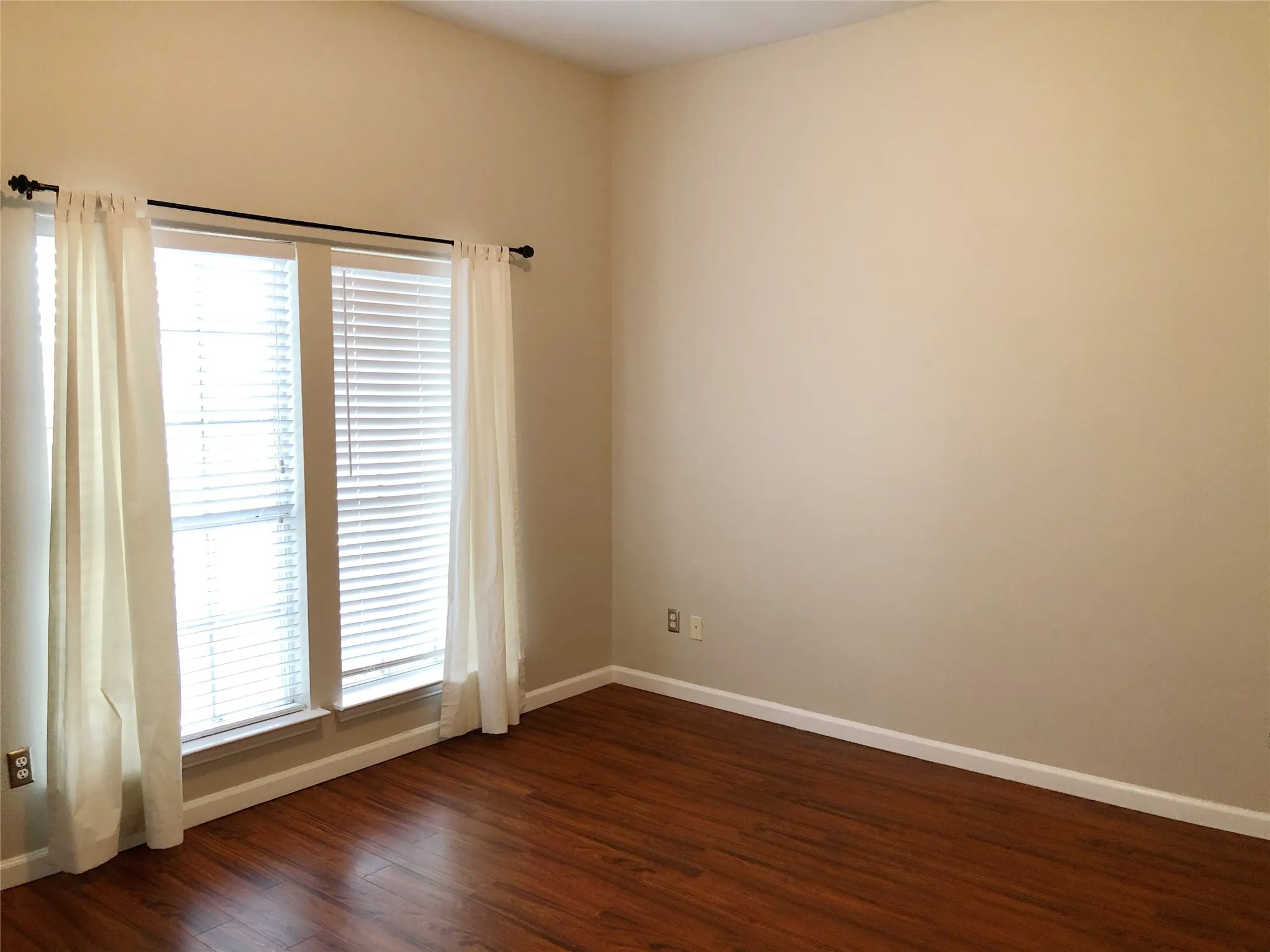 Single Family Residence For Rent in Collin County , 6417 Calloway Drive, Mc Kinney, Texas 75070, 4 Bedroom, 4 Bathroom, 2 Garage spaces, 3,023 Sqft, built in 2001, mls#21288099, Real Estate Agent in Mc Kinney, Homes For Rent in Collin county, Homes For Rent in Mc Kinney, Realtor in Mc Kinney Texas, Real Estate Brokerage Independent Realty Texas, Luminita Cordes Realtor