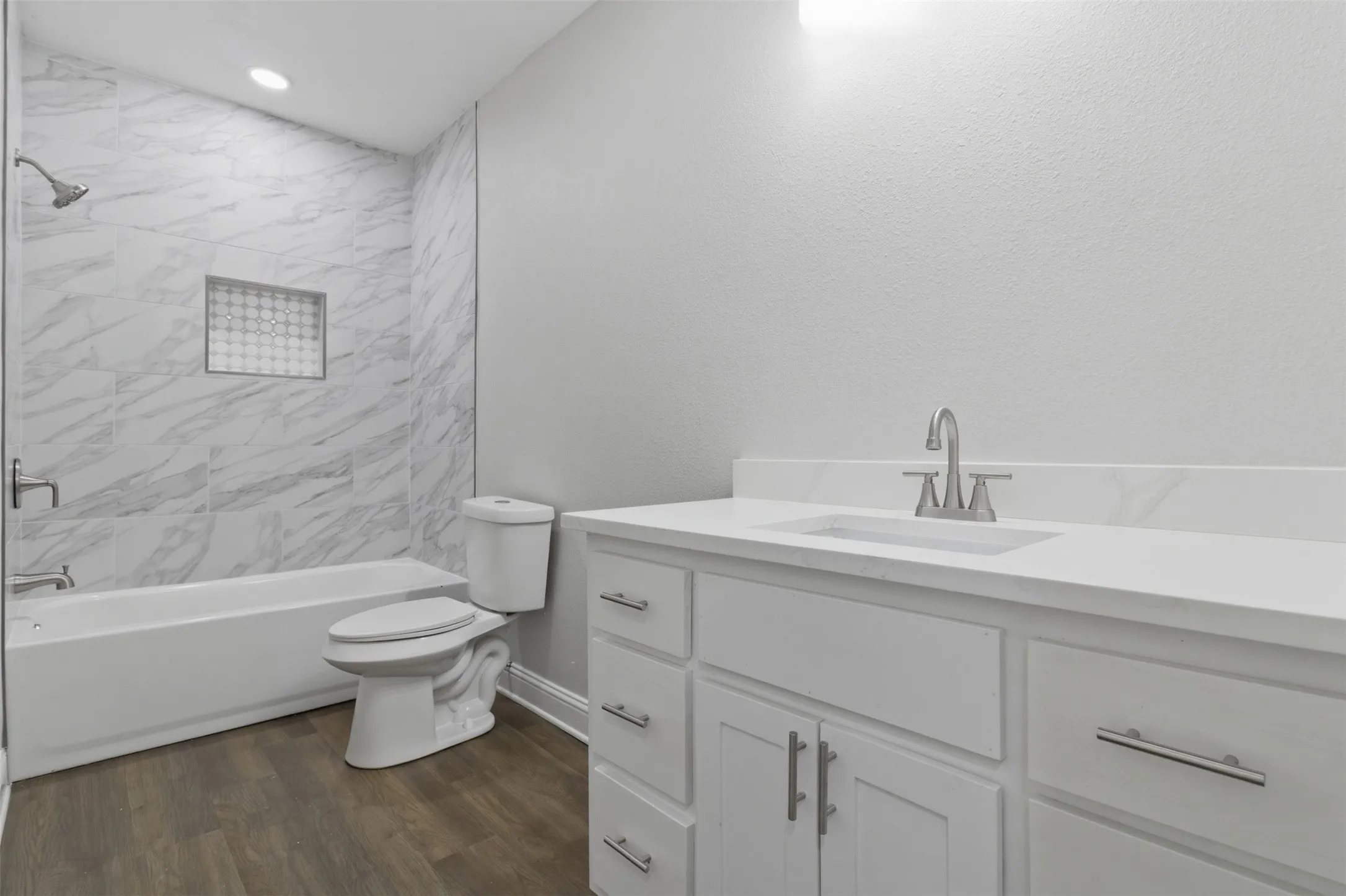 Single Family Residence For Sale in Angelina County , 325 Sunset Boulevard, Lufkin, Texas 75904, 4 Bedroom, 3 Bathroom, 2 Garage spaces, 3,302 Sqft, built in 1950, mls#21286225, Real Estate Agent in Lufkin, Homes For Sale in Angelina county, Homes For Sale in Lufkin, Realtor in Lufkin Texas, Real Estate Brokerage Independent Realty Texas, Luminita Cordes Realtor