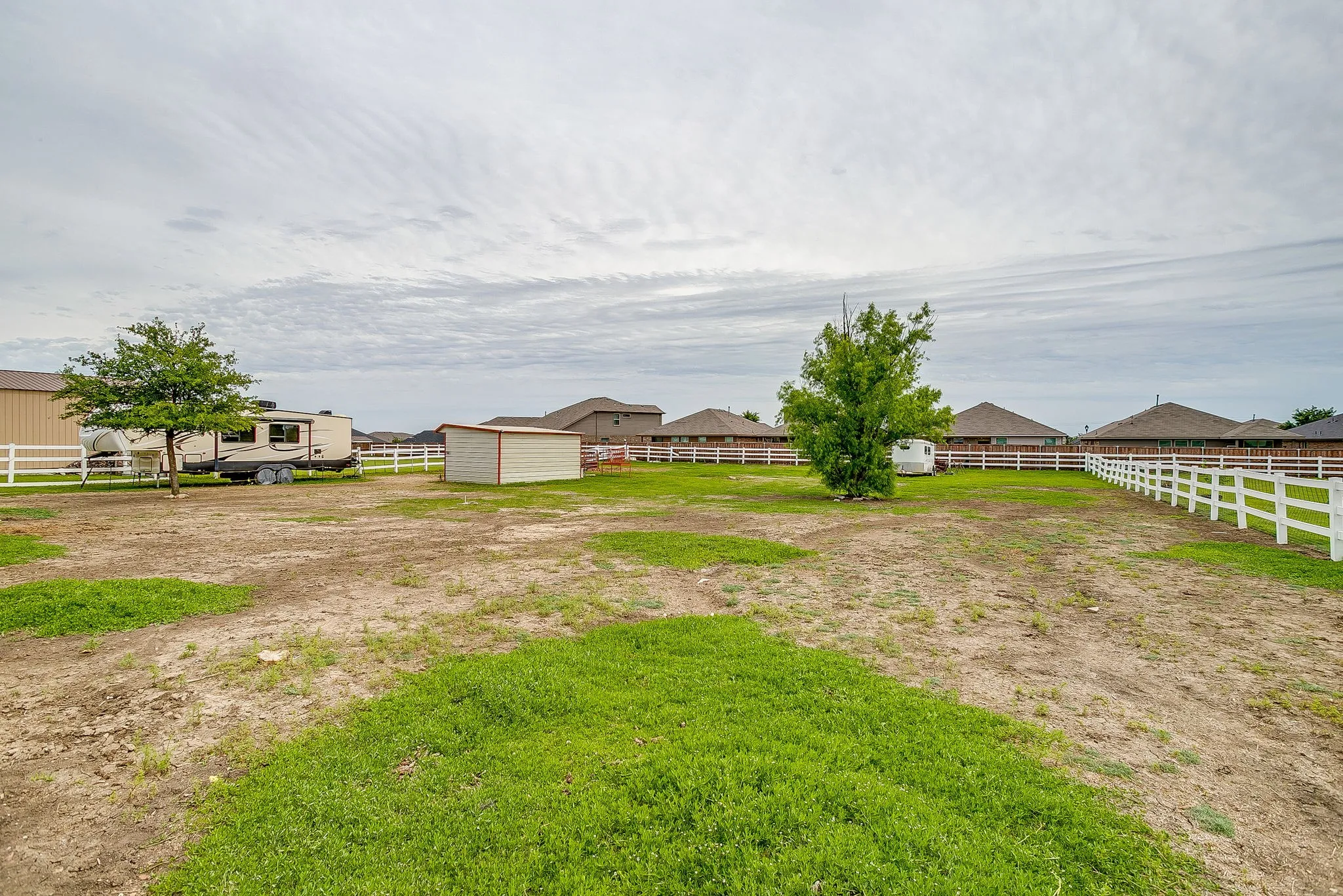 Single Family Residence For Sale in Tarrant County , 709 Lonesome Prairie Trail, Haslet, Texas 76052, 4 Bedroom, 2 Bathroom, 3 Garage spaces, 2,234 Sqft, built in 2002, mls#21288101, Real Estate Agent in Haslet, Homes For Sale in Tarrant county, Homes For Sale in Haslet, Realtor in Haslet Texas, Real Estate Brokerage Independent Realty Texas, Luminita Cordes Realtor