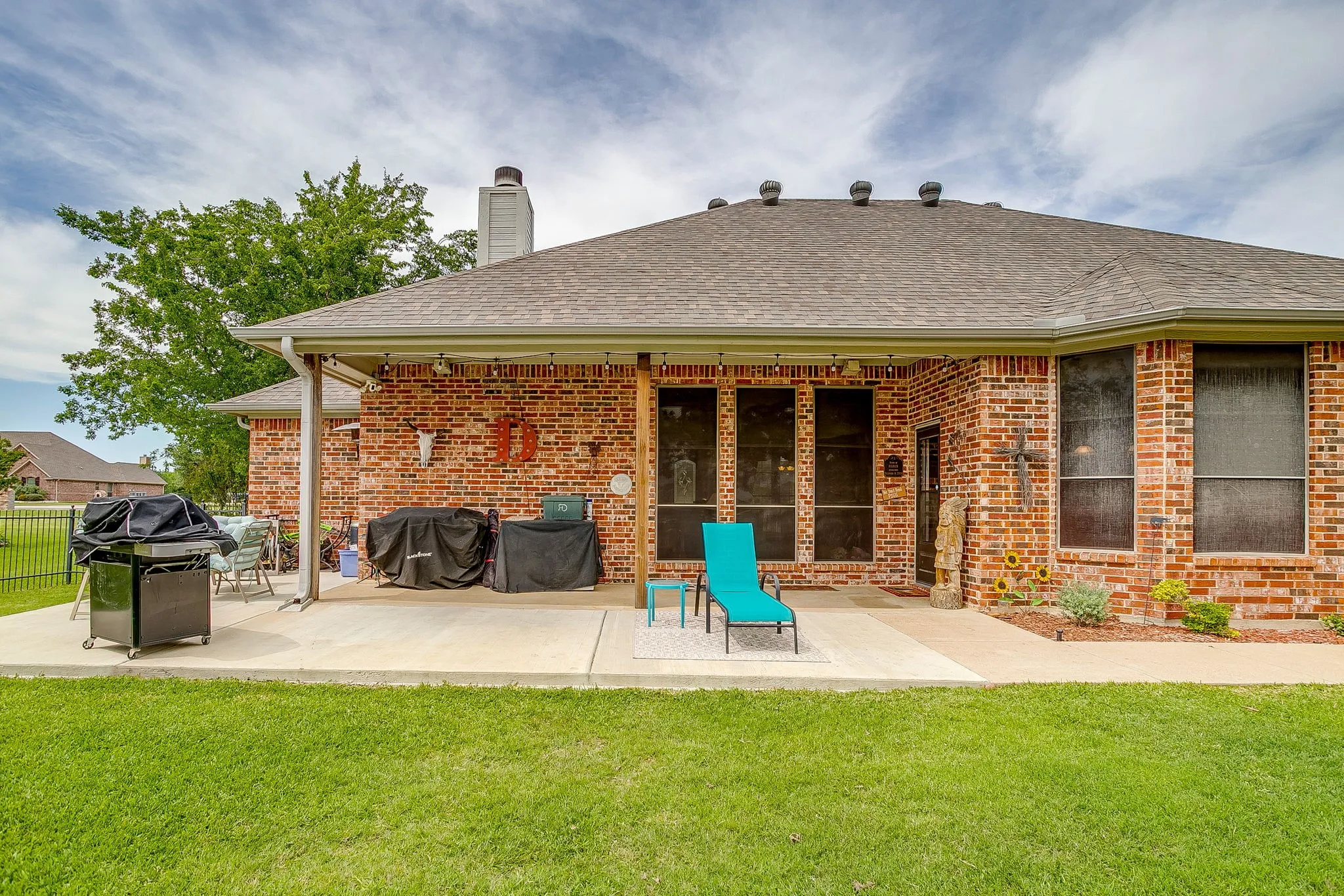 Single Family Residence For Sale in Tarrant County , 709 Lonesome Prairie Trail, Haslet, Texas 76052, 4 Bedroom, 2 Bathroom, 3 Garage spaces, 2,234 Sqft, built in 2002, mls#21288101, Real Estate Agent in Haslet, Homes For Sale in Tarrant county, Homes For Sale in Haslet, Realtor in Haslet Texas, Real Estate Brokerage Independent Realty Texas, Luminita Cordes Realtor