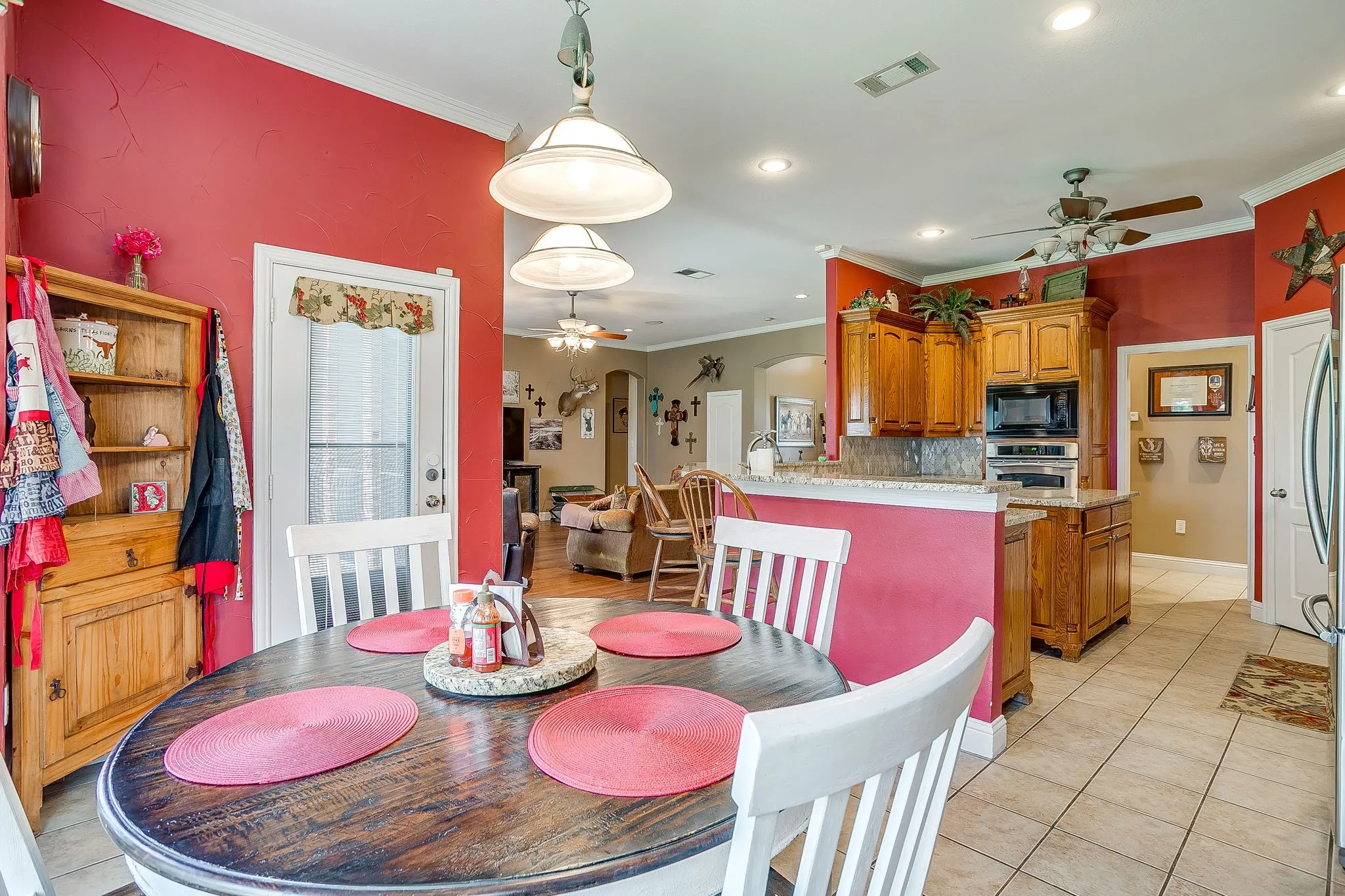 Single Family Residence For Sale in Tarrant County , 709 Lonesome Prairie Trail, Haslet, Texas 76052, 4 Bedroom, 2 Bathroom, 3 Garage spaces, 2,234 Sqft, built in 2002, mls#21288101, Real Estate Agent in Haslet, Homes For Sale in Tarrant county, Homes For Sale in Haslet, Realtor in Haslet Texas, Real Estate Brokerage Independent Realty Texas, Luminita Cordes Realtor