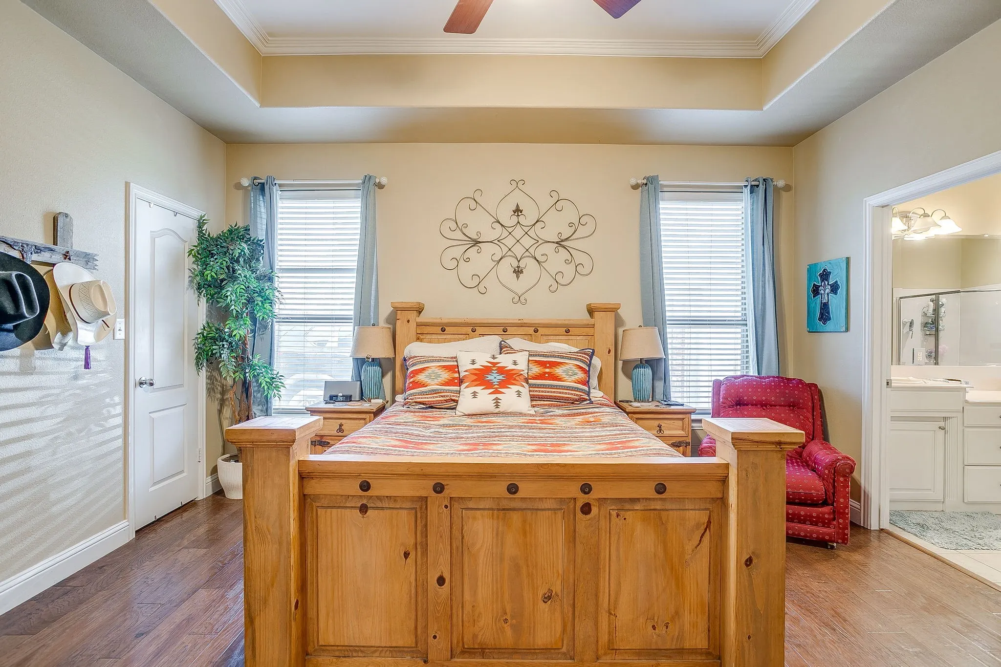 Single Family Residence For Sale in Tarrant County , 709 Lonesome Prairie Trail, Haslet, Texas 76052, 4 Bedroom, 2 Bathroom, 3 Garage spaces, 2,234 Sqft, built in 2002, mls#21288101, Real Estate Agent in Haslet, Homes For Sale in Tarrant county, Homes For Sale in Haslet, Realtor in Haslet Texas, Real Estate Brokerage Independent Realty Texas, Luminita Cordes Realtor