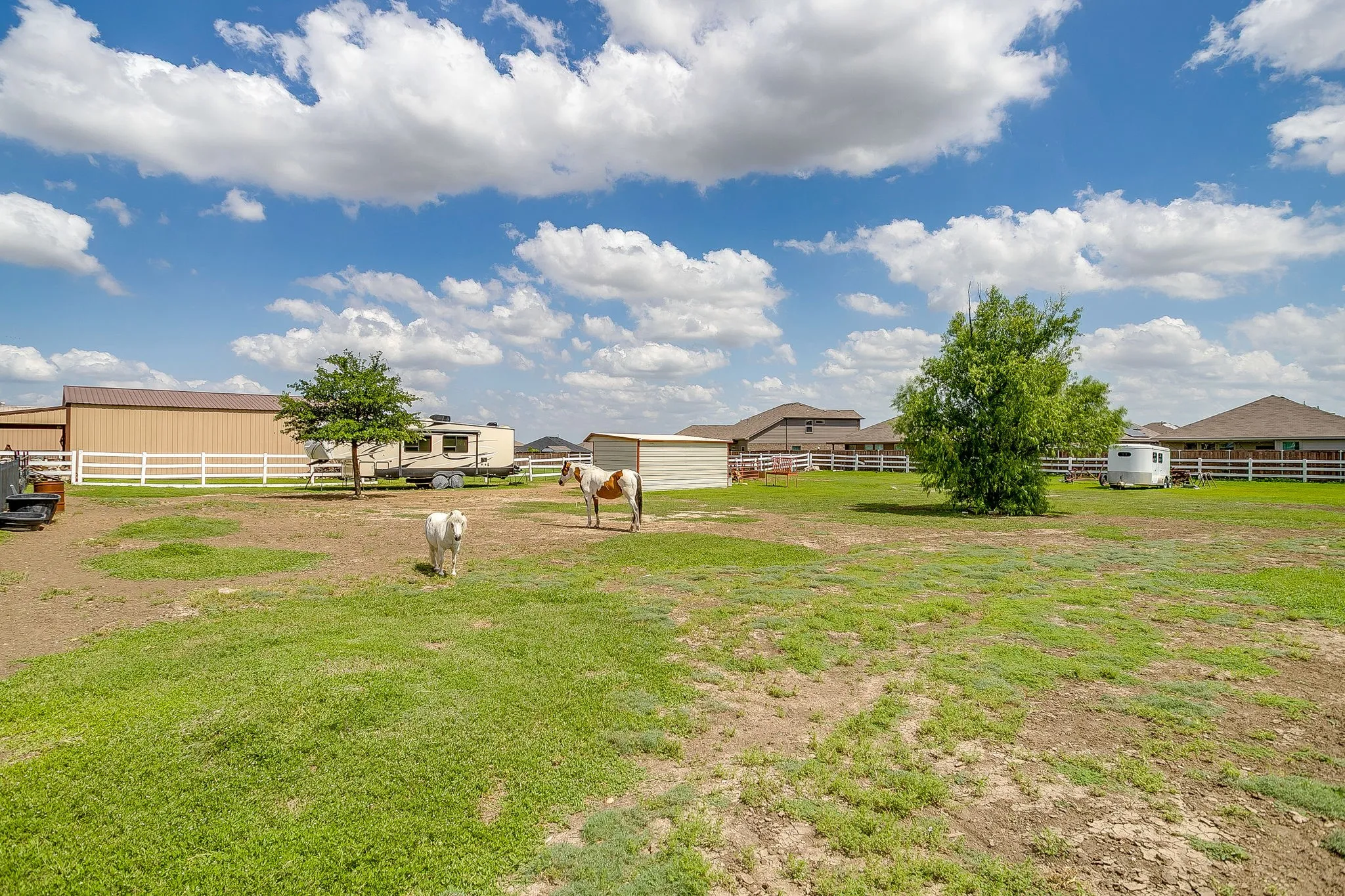 Single Family Residence For Sale in Tarrant County , 709 Lonesome Prairie Trail, Haslet, Texas 76052, 4 Bedroom, 2 Bathroom, 3 Garage spaces, 2,234 Sqft, built in 2002, mls#21288101, Real Estate Agent in Haslet, Homes For Sale in Tarrant county, Homes For Sale in Haslet, Realtor in Haslet Texas, Real Estate Brokerage Independent Realty Texas, Luminita Cordes Realtor