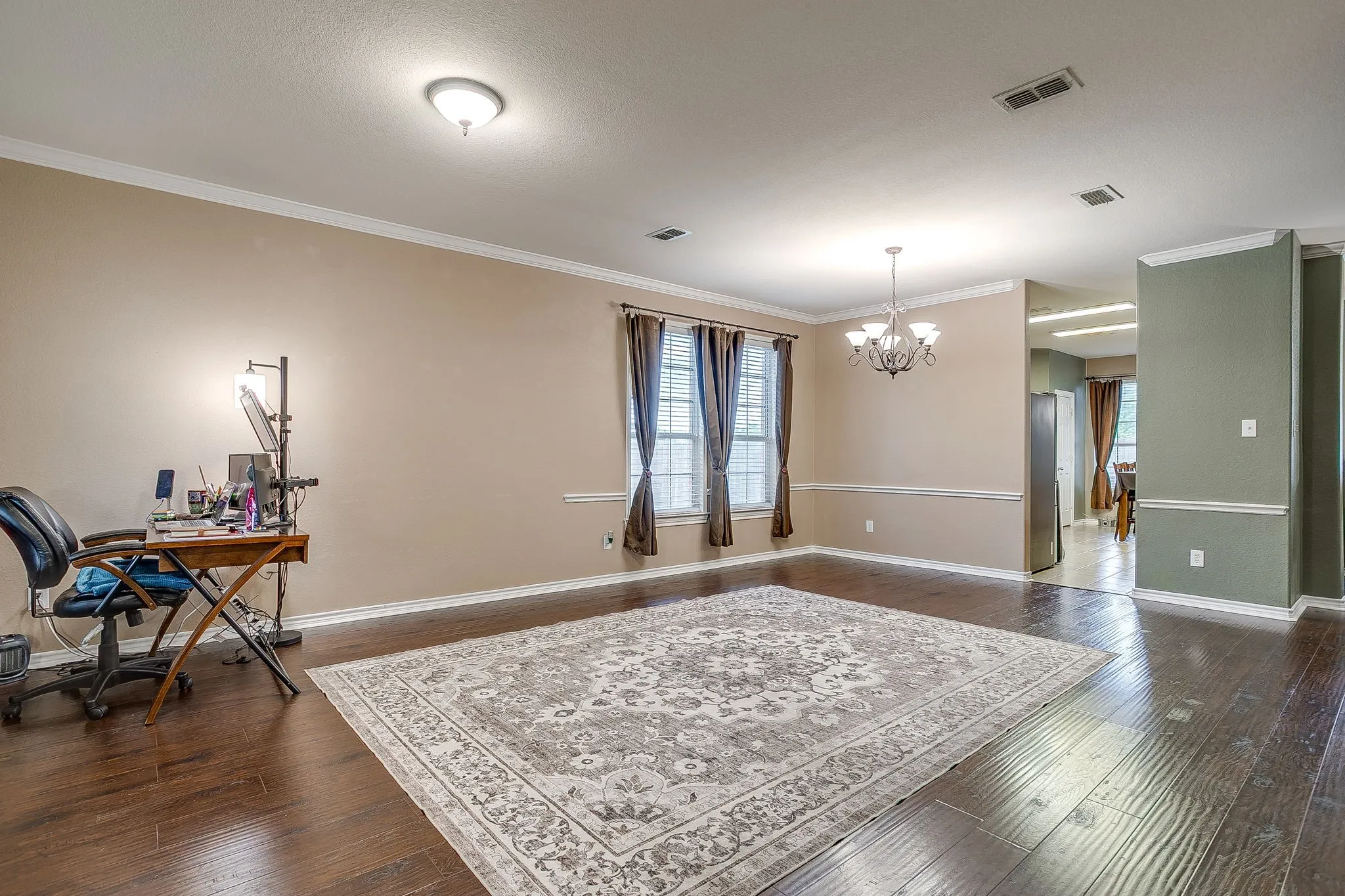 Single Family Residence For Sale in Dallas County , 1607 Willow Lane, Cedar Hill, Texas 75104, 4 Bedroom, 3 Bathroom, 2 Garage spaces, 3,277 Sqft, built in 2005, mls#21266204, Real Estate Agent in Cedar Hill, Homes For Sale in Dallas county, Homes For Sale in Cedar Hill, Realtor in Cedar Hill Texas, Real Estate Brokerage Independent Realty Texas, Luminita Cordes Realtor