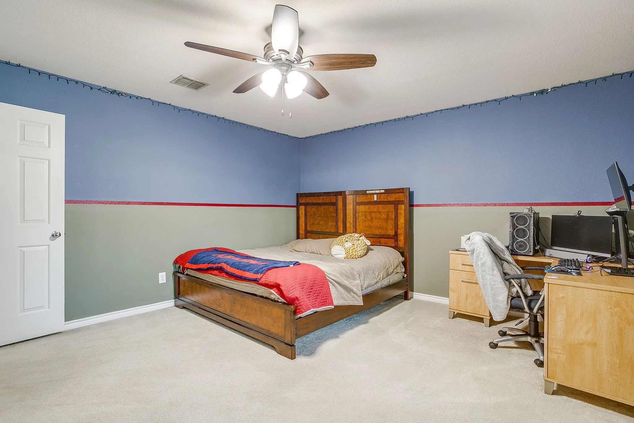 Single Family Residence For Sale in Dallas County , 1607 Willow Lane, Cedar Hill, Texas 75104, 4 Bedroom, 3 Bathroom, 2 Garage spaces, 3,277 Sqft, built in 2005, mls#21266204, Real Estate Agent in Cedar Hill, Homes For Sale in Dallas county, Homes For Sale in Cedar Hill, Realtor in Cedar Hill Texas, Real Estate Brokerage Independent Realty Texas, Luminita Cordes Realtor