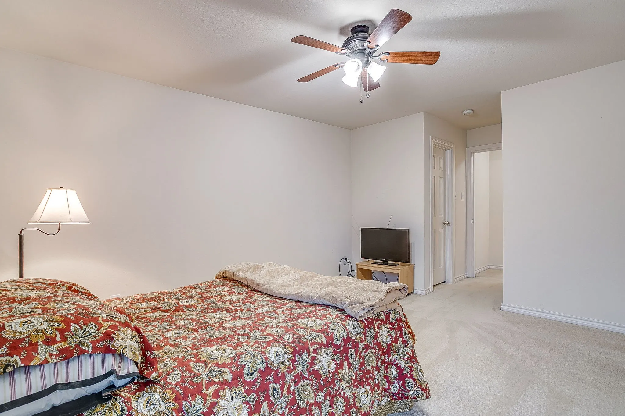 Single Family Residence For Sale in Dallas County , 1607 Willow Lane, Cedar Hill, Texas 75104, 4 Bedroom, 3 Bathroom, 2 Garage spaces, 3,277 Sqft, built in 2005, mls#21266204, Real Estate Agent in Cedar Hill, Homes For Sale in Dallas county, Homes For Sale in Cedar Hill, Realtor in Cedar Hill Texas, Real Estate Brokerage Independent Realty Texas, Luminita Cordes Realtor