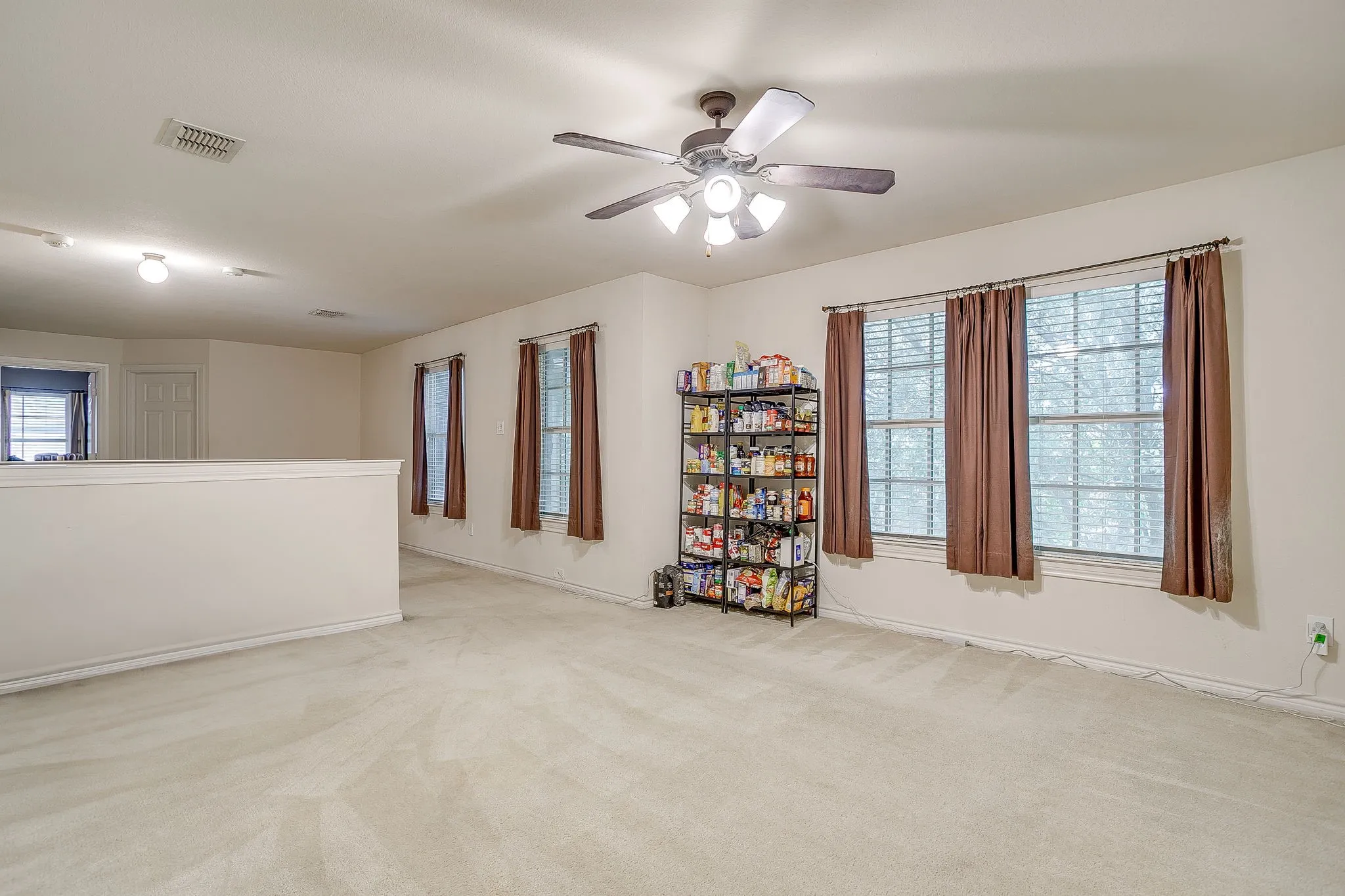 Single Family Residence For Sale in Dallas County , 1607 Willow Lane, Cedar Hill, Texas 75104, 4 Bedroom, 3 Bathroom, 2 Garage spaces, 3,277 Sqft, built in 2005, mls#21266204, Real Estate Agent in Cedar Hill, Homes For Sale in Dallas county, Homes For Sale in Cedar Hill, Realtor in Cedar Hill Texas, Real Estate Brokerage Independent Realty Texas, Luminita Cordes Realtor