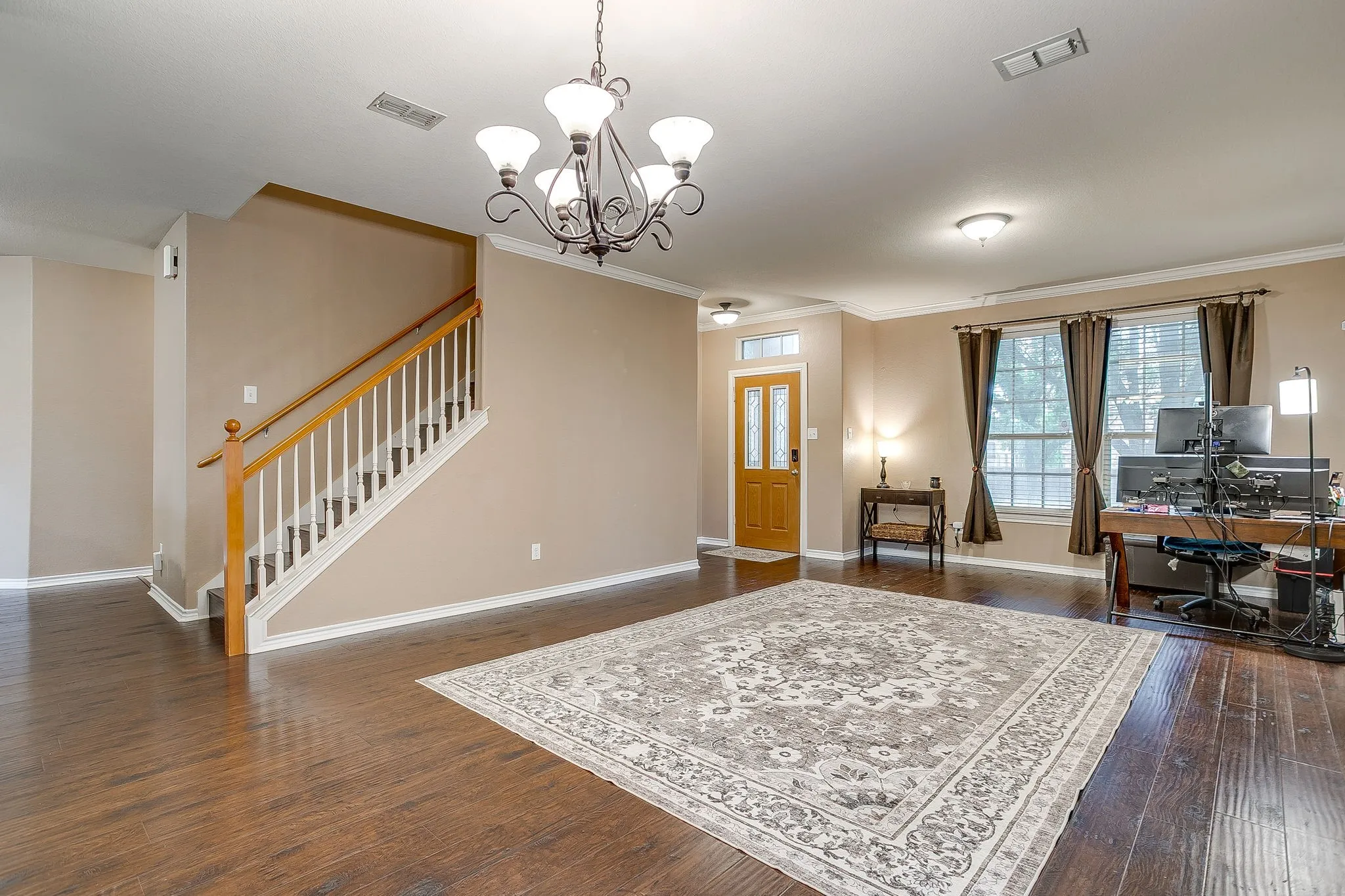 Single Family Residence For Sale in Dallas County , 1607 Willow Lane, Cedar Hill, Texas 75104, 4 Bedroom, 3 Bathroom, 2 Garage spaces, 3,277 Sqft, built in 2005, mls#21266204, Real Estate Agent in Cedar Hill, Homes For Sale in Dallas county, Homes For Sale in Cedar Hill, Realtor in Cedar Hill Texas, Real Estate Brokerage Independent Realty Texas, Luminita Cordes Realtor