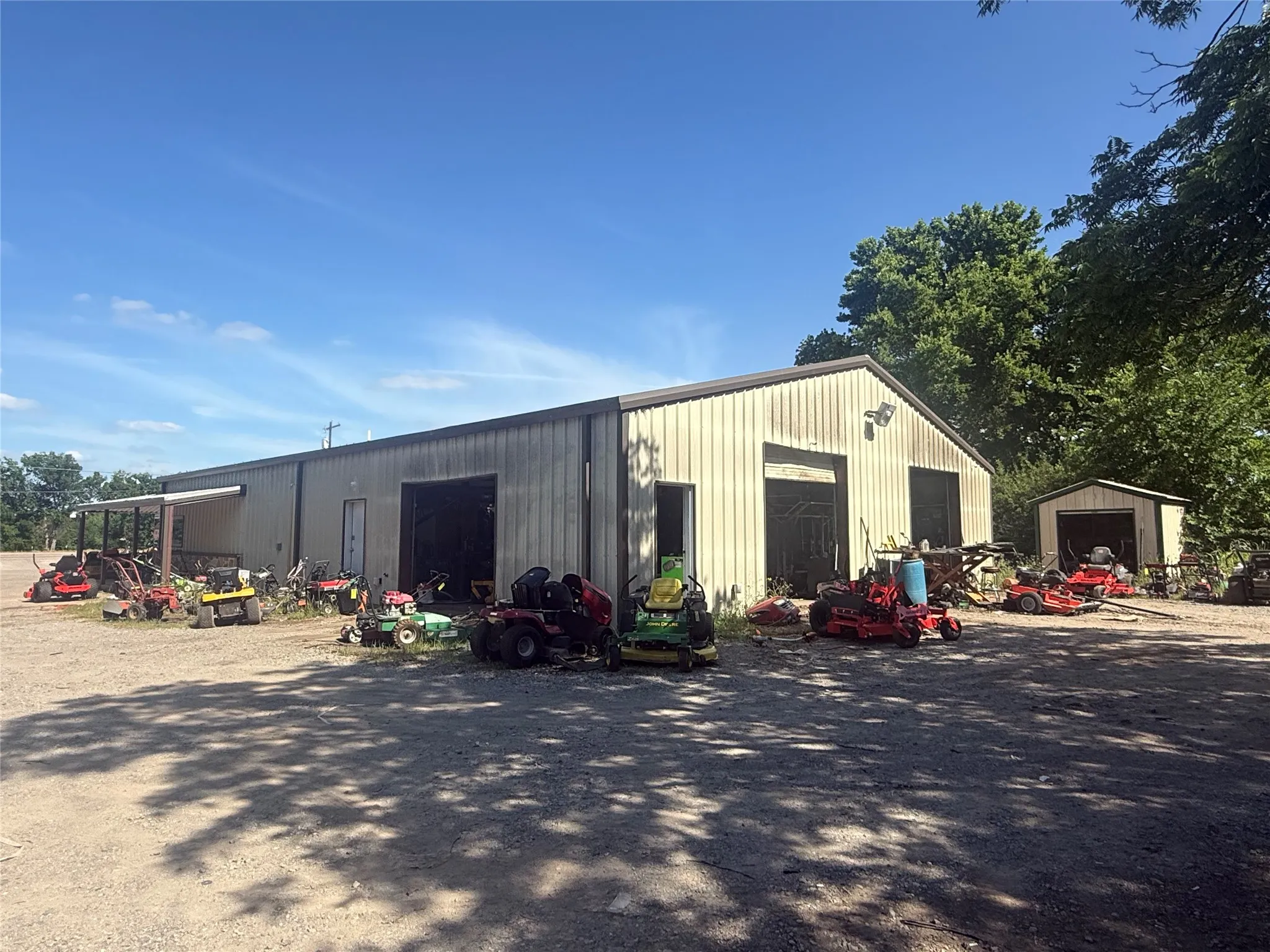 Retail For Sale in Fannin County , 1521 N State Highway 121, Bonham, Texas 75418, 0, 0, Garage spaces, 0 Sqft, built in 2015, mls#21285361, Real Estate Agent in Bonham, Homes For Sale in Fannin county, Homes For Sale in Bonham, Realtor in Bonham Texas, Real Estate Brokerage Independent Realty Texas, Luminita Cordes Realtor