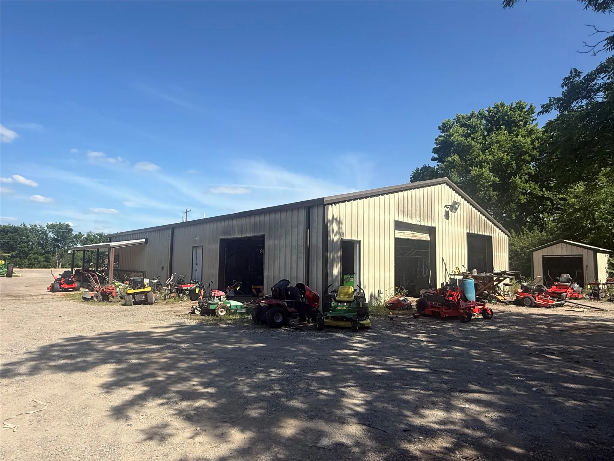 Retail For Sale in Fannin County , 1521 N State Highway 121, Bonham, Texas 75418, 0, 0, Garage spaces, 0 Sqft, built in 2015, mls#21285361, Real Estate Agent in Bonham, Homes For Sale in Fannin county, Homes For Sale in Bonham, Realtor in Bonham Texas, Real Estate Brokerage Independent Realty Texas, Luminita Cordes Realtor