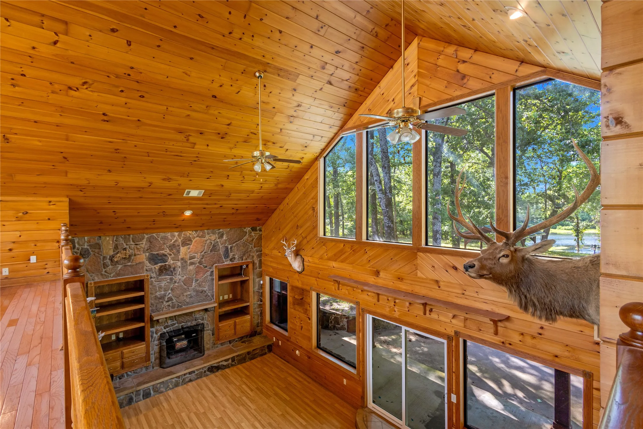 Single Family Residence For Sale in Wood County , 660 County Road 1503, Alba, Texas 75410, 3 Bedroom, 3 Bathroom, 4 Garage spaces, 3,044 Sqft, built in 2002, Price $699,000, mls#21287929, Real Estate Agent in Alba, Homes For Sale in Wood county, Homes For Sale in Alba, Realtor in Alba Texas, Real Estate Brokerage Independent Realty Texas, Luminita Cordes Realtor