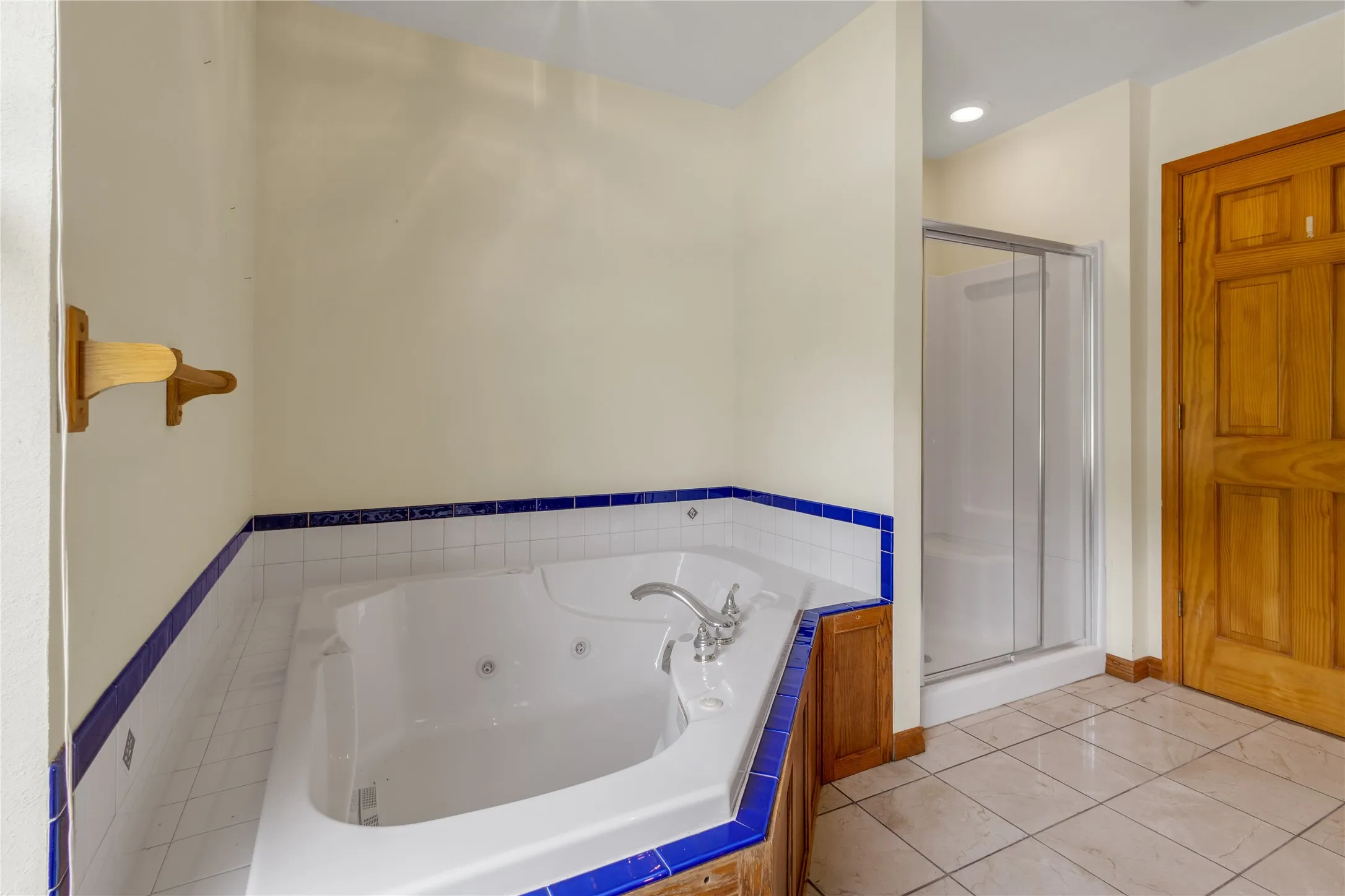 Single Family Residence For Sale in Wood County , 660 County Road 1503, Alba, Texas 75410, 3 Bedroom, 3 Bathroom, 4 Garage spaces, 3,044 Sqft, built in 2002, Price $699,000, mls#21287929, Real Estate Agent in Alba, Homes For Sale in Wood county, Homes For Sale in Alba, Realtor in Alba Texas, Real Estate Brokerage Independent Realty Texas, Luminita Cordes Realtor