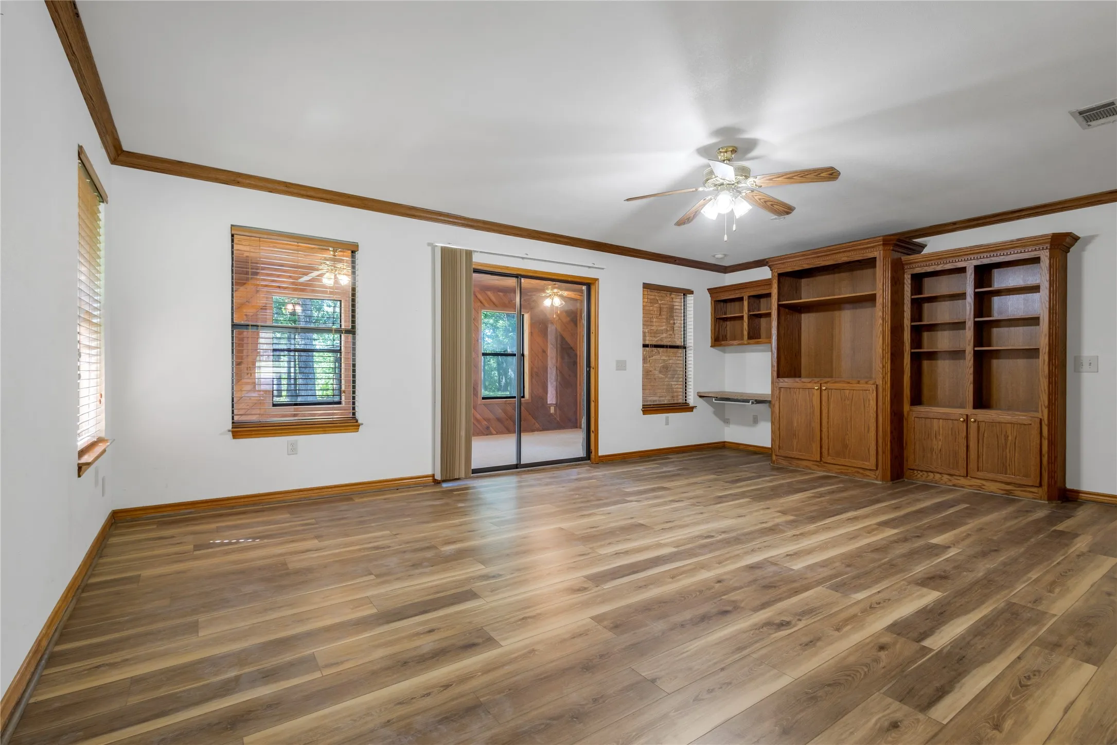 Single Family Residence For Sale in Wood County , 660 County Road 1503, Alba, Texas 75410, 3 Bedroom, 3 Bathroom, 4 Garage spaces, 3,044 Sqft, built in 2002, Price $699,000, mls#21287929, Real Estate Agent in Alba, Homes For Sale in Wood county, Homes For Sale in Alba, Realtor in Alba Texas, Real Estate Brokerage Independent Realty Texas, Luminita Cordes Realtor