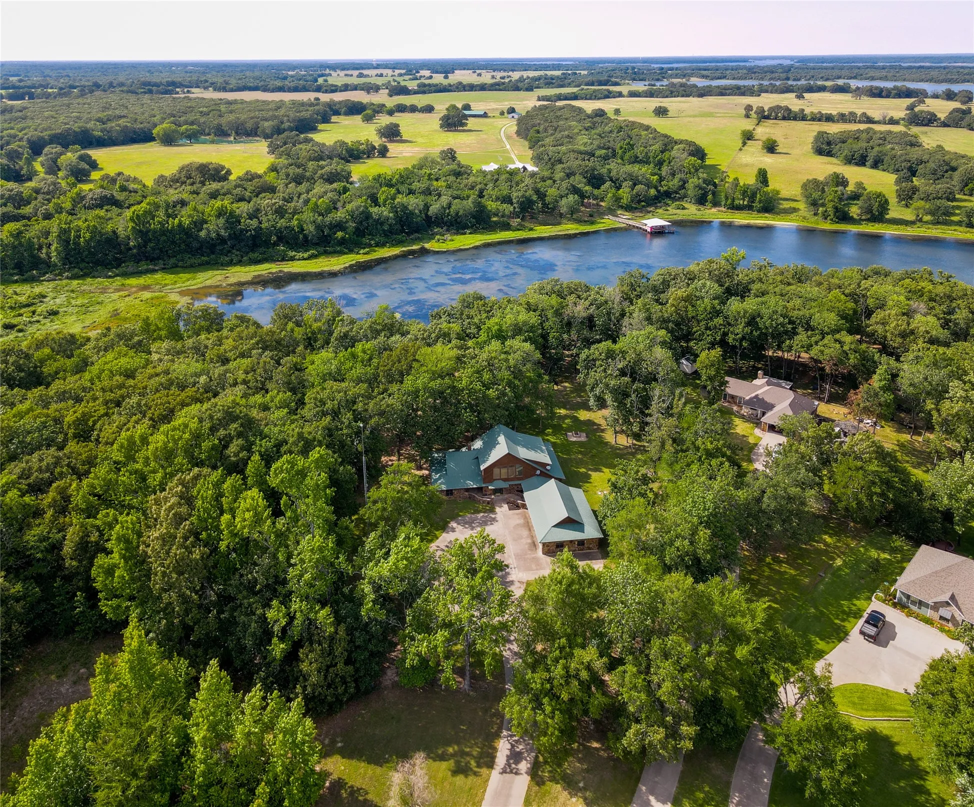 Single Family Residence For Sale in Wood County , 660 County Road 1503, Alba, Texas 75410, 3 Bedroom, 3 Bathroom, 4 Garage spaces, 3,044 Sqft, built in 2002, Price $699,000, mls#21287929, Real Estate Agent in Alba, Homes For Sale in Wood county, Homes For Sale in Alba, Realtor in Alba Texas, Real Estate Brokerage Independent Realty Texas, Luminita Cordes Realtor