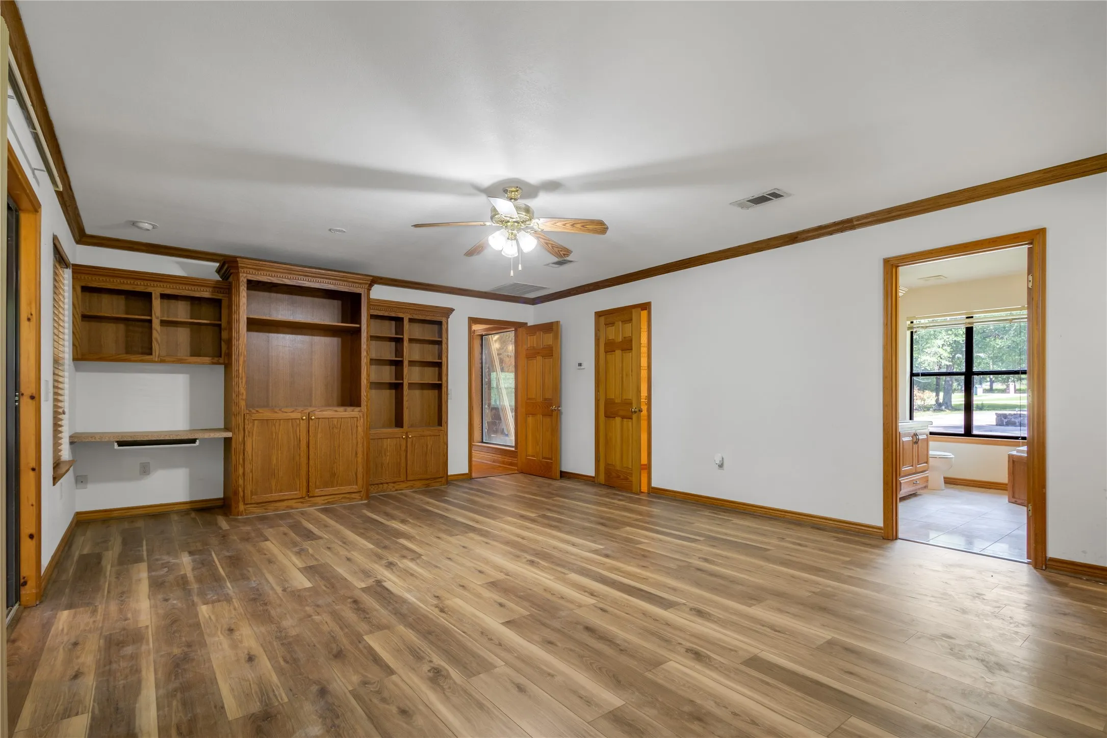 Single Family Residence For Sale in Wood County , 660 County Road 1503, Alba, Texas 75410, 3 Bedroom, 3 Bathroom, 4 Garage spaces, 3,044 Sqft, built in 2002, Price $699,000, mls#21287929, Real Estate Agent in Alba, Homes For Sale in Wood county, Homes For Sale in Alba, Realtor in Alba Texas, Real Estate Brokerage Independent Realty Texas, Luminita Cordes Realtor