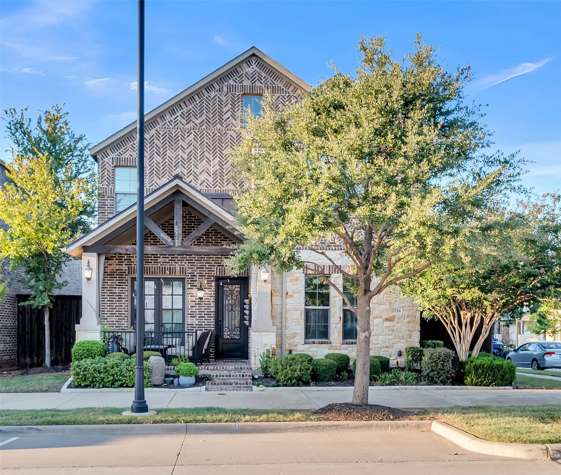 Single Family Residence For Rent in Denton County , 2216 6th Avenue, Flower Mound, Texas 75028, 4 Bedrooms, 4 Bathrooms, 2 Garage spaces, 2,937 Sqft, built in 2015, Price $4,500, mls#21287901, Real Estate Agent in Flower Mound, Homes For Rent in Denton county, Homes For Rent in Flower Mound, Realtor in Flower Mound Texas, Real Estate Brokerage Independent Realty Texas, Luminita Cordes Realtor