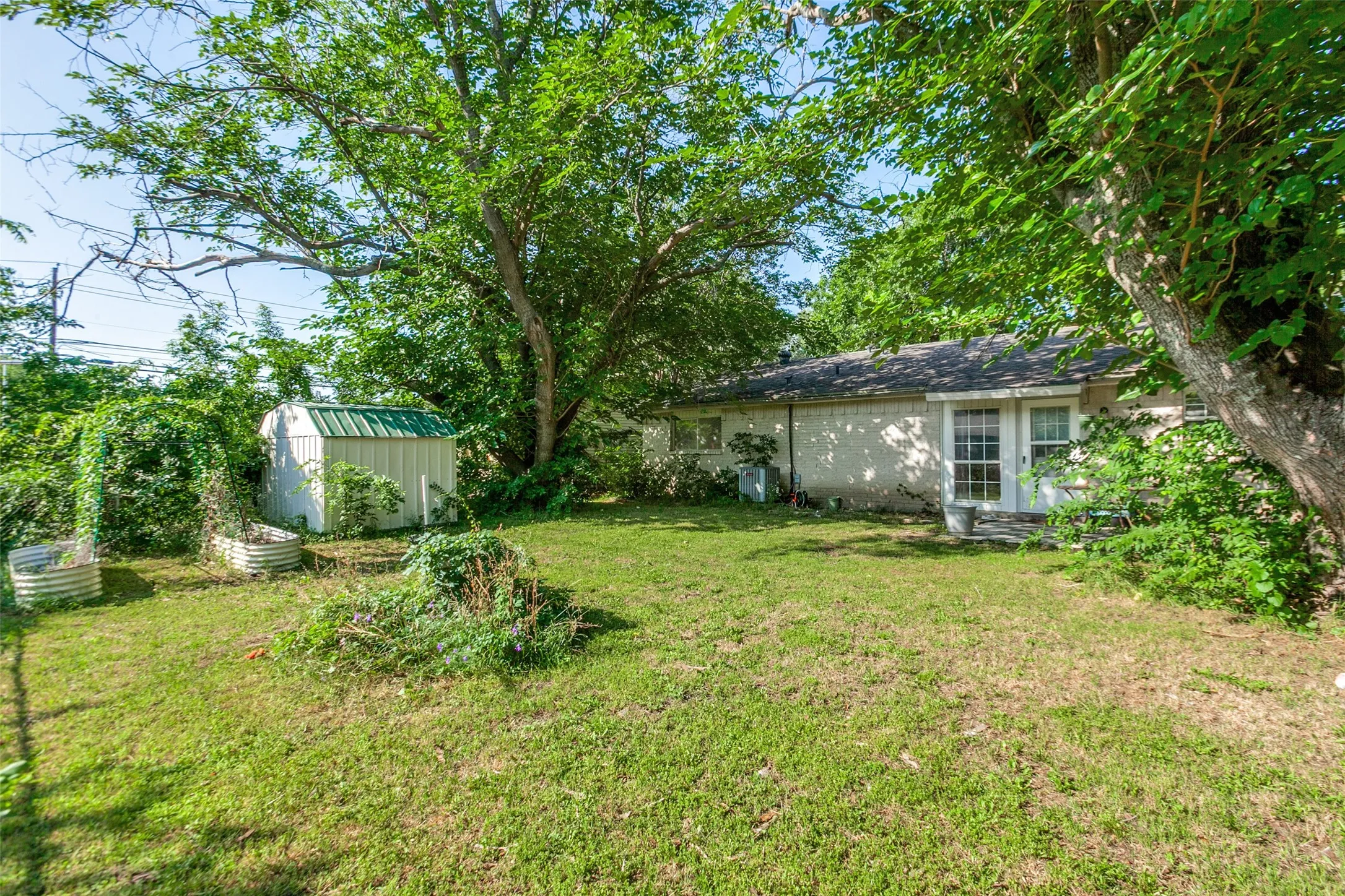 Single Family Residence For Sale in Collin County , 3304 Westminster Drive, Plano, Texas 75074, 3 Bedrooms, 2 Bathrooms, 1 Garage spaces, 1,313 Sqft, built in 1971, Price $315,000, mls#21288148, Real Estate Agent in Plano, Homes For Sale in Collin county, Homes For Sale in Plano, Realtor in Plano Texas, Real Estate Brokerage Independent Realty Texas, Luminita Cordes Realtor