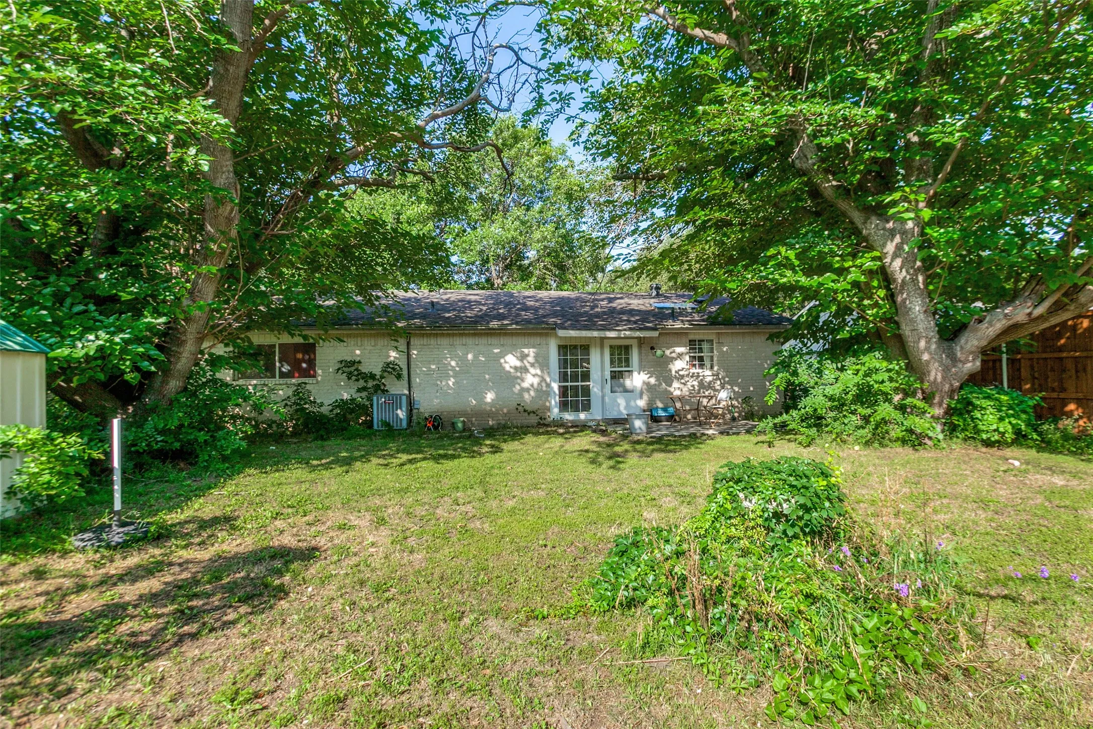 Single Family Residence For Sale in Collin County , 3304 Westminster Drive, Plano, Texas 75074, 3 Bedrooms, 2 Bathrooms, 1 Garage spaces, 1,313 Sqft, built in 1971, Price $315,000, mls#21288148, Real Estate Agent in Plano, Homes For Sale in Collin county, Homes For Sale in Plano, Realtor in Plano Texas, Real Estate Brokerage Independent Realty Texas, Luminita Cordes Realtor