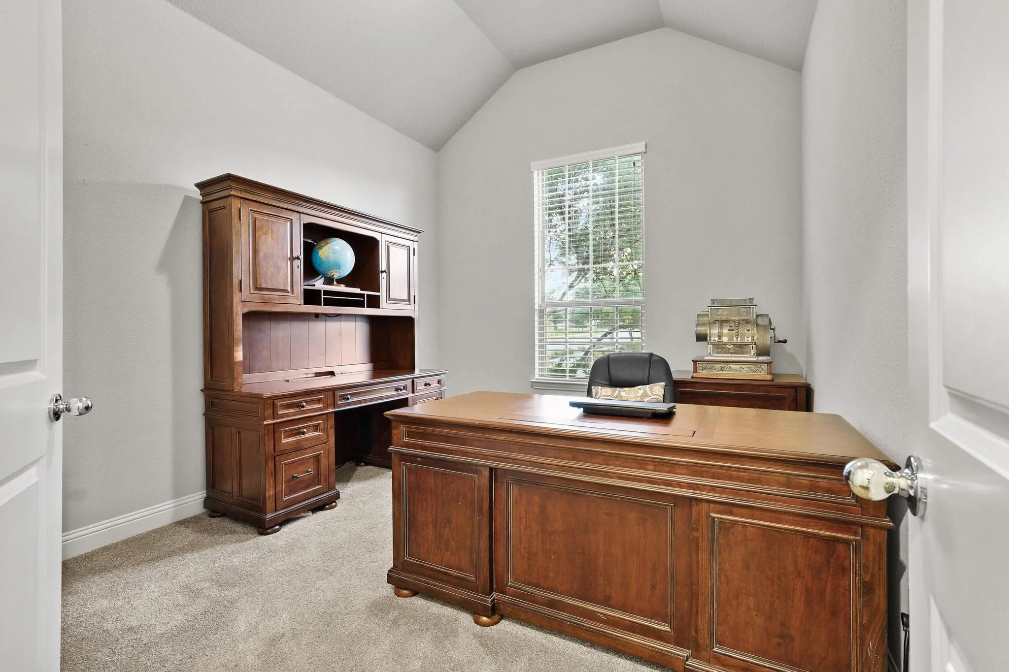 Single Family Residence For Sale in Collin County , 3500 Jersey Road, Melissa, Texas 75454, 5 Bedroom, 4 Bathroom, 3 Garage spaces, 3,687 Sqft, built in 2017, mls#21281064, Real Estate Agent in Melissa, Homes For Sale in Collin county, Homes For Sale in Melissa, Realtor in Melissa Texas, Real Estate Brokerage Independent Realty Texas, Luminita Cordes Realtor