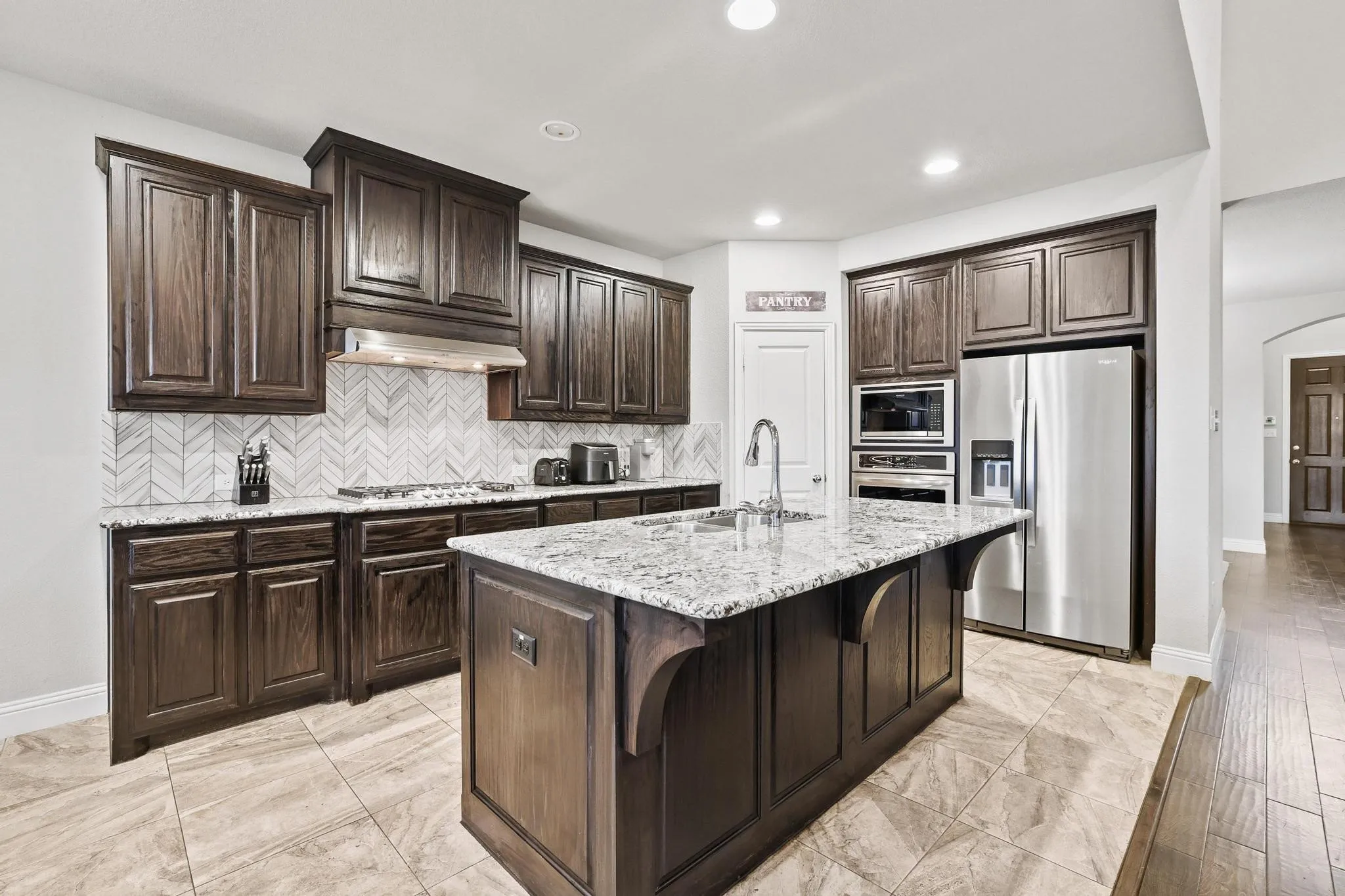 Single Family Residence For Sale in Collin County , 3500 Jersey Road, Melissa, Texas 75454, 5 Bedroom, 4 Bathroom, 3 Garage spaces, 3,687 Sqft, built in 2017, mls#21281064, Real Estate Agent in Melissa, Homes For Sale in Collin county, Homes For Sale in Melissa, Realtor in Melissa Texas, Real Estate Brokerage Independent Realty Texas, Luminita Cordes Realtor