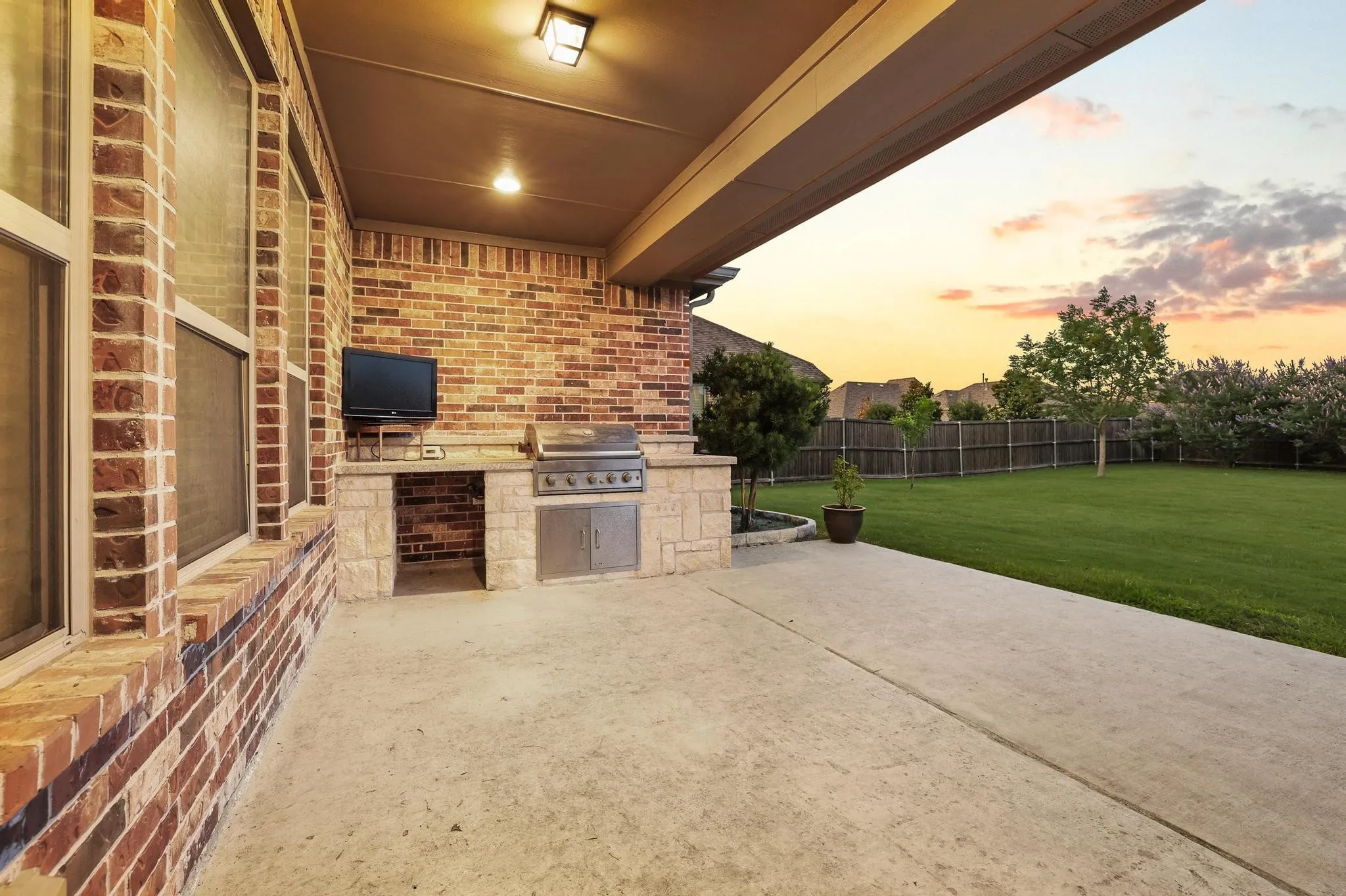 Single Family Residence For Sale in Collin County , 3500 Jersey Road, Melissa, Texas 75454, 5 Bedroom, 4 Bathroom, 3 Garage spaces, 3,687 Sqft, built in 2017, mls#21281064, Real Estate Agent in Melissa, Homes For Sale in Collin county, Homes For Sale in Melissa, Realtor in Melissa Texas, Real Estate Brokerage Independent Realty Texas, Luminita Cordes Realtor