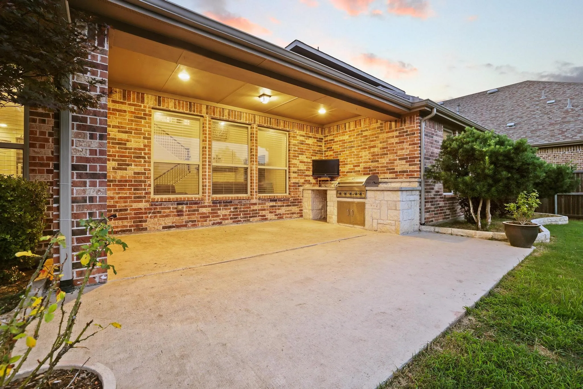 Single Family Residence For Sale in Collin County , 3500 Jersey Road, Melissa, Texas 75454, 5 Bedroom, 4 Bathroom, 3 Garage spaces, 3,687 Sqft, built in 2017, mls#21281064, Real Estate Agent in Melissa, Homes For Sale in Collin county, Homes For Sale in Melissa, Realtor in Melissa Texas, Real Estate Brokerage Independent Realty Texas, Luminita Cordes Realtor