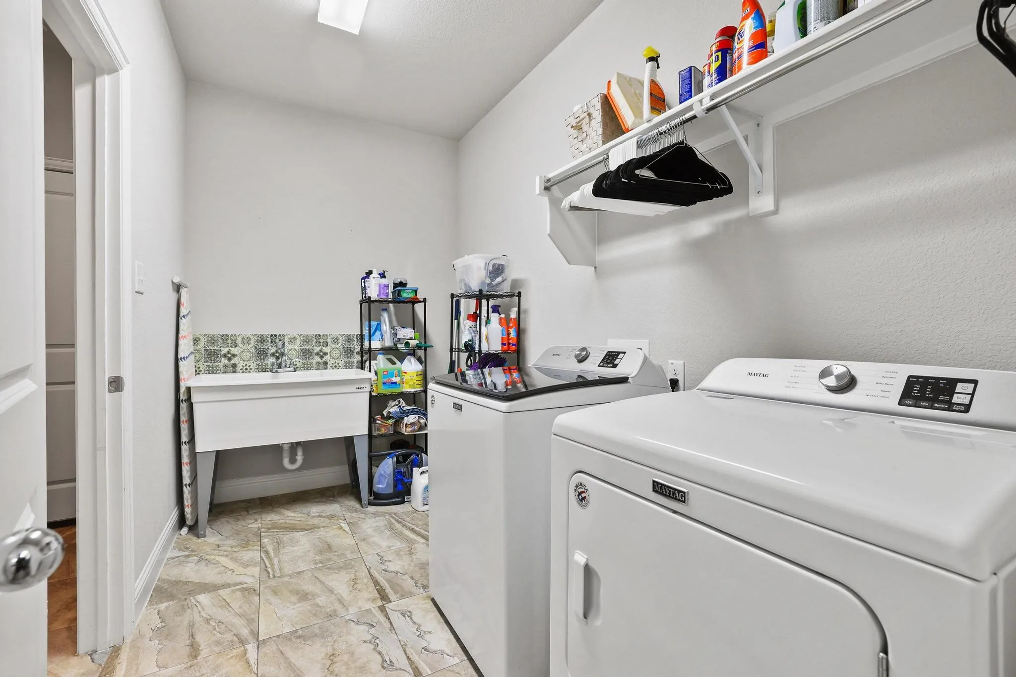 Single Family Residence For Sale in Collin County , 3500 Jersey Road, Melissa, Texas 75454, 5 Bedroom, 4 Bathroom, 3 Garage spaces, 3,687 Sqft, built in 2017, mls#21281064, Real Estate Agent in Melissa, Homes For Sale in Collin county, Homes For Sale in Melissa, Realtor in Melissa Texas, Real Estate Brokerage Independent Realty Texas, Luminita Cordes Realtor