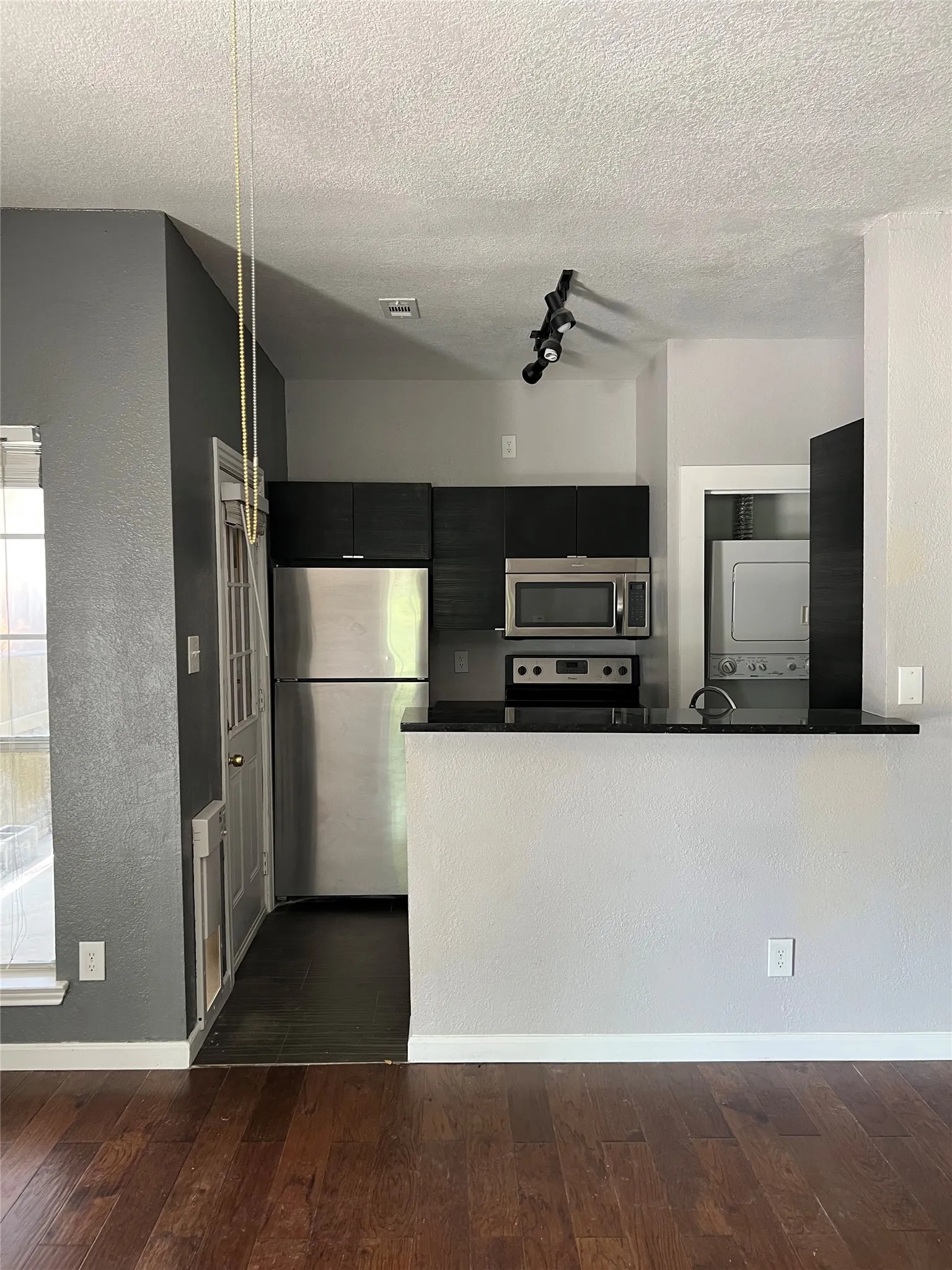 Condominium For Sale in Dallas County , 4101 Esters Road 111, Irving, Texas 75038, 1 Bedroom, 1 Bathroom, Garage spaces, 485 Sqft, built in 1984, mls#21288212, Real Estate Agent in Irving, Homes For Sale in Dallas county, Homes For Sale in Irving, Realtor in Irving Texas, Real Estate Brokerage Independent Realty Texas, Luminita Cordes Realtor