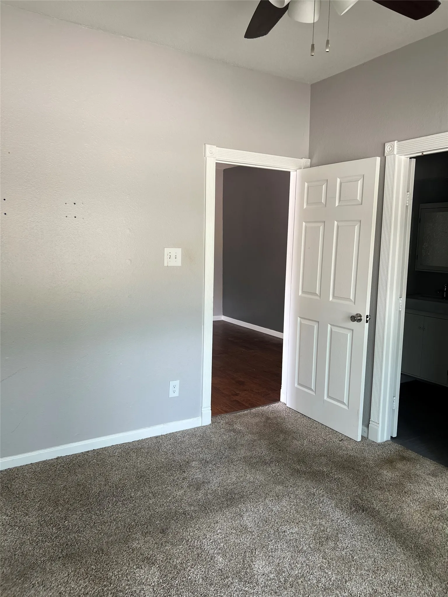 Condominium For Sale in Dallas County , 4101 Esters Road 111, Irving, Texas 75038, 1 Bedroom, 1 Bathroom, Garage spaces, 485 Sqft, built in 1984, mls#21288212, Real Estate Agent in Irving, Homes For Sale in Dallas county, Homes For Sale in Irving, Realtor in Irving Texas, Real Estate Brokerage Independent Realty Texas, Luminita Cordes Realtor