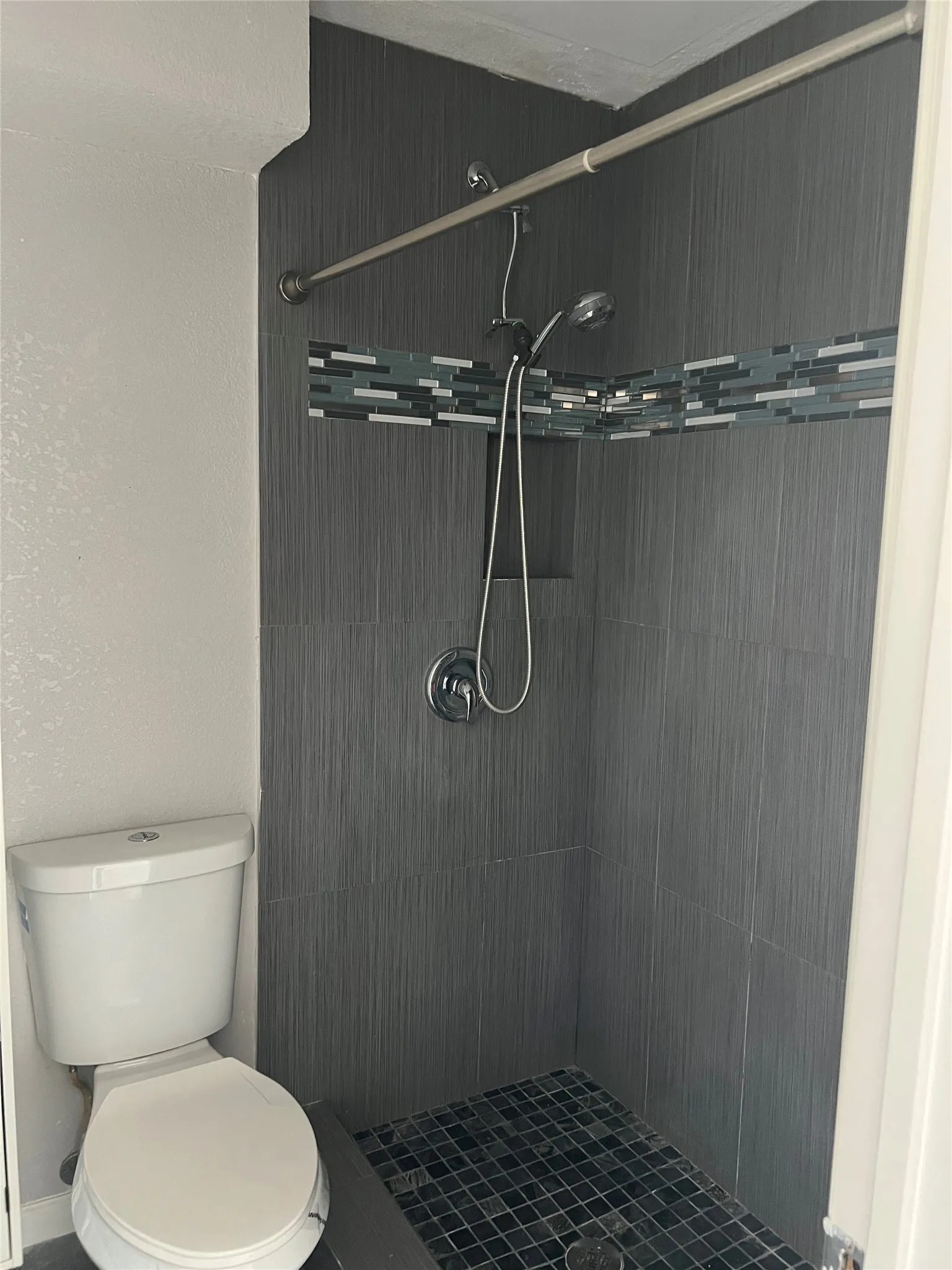 Condominium For Sale in Dallas County , 4101 Esters Road 111, Irving, Texas 75038, 1 Bedroom, 1 Bathroom, Garage spaces, 485 Sqft, built in 1984, mls#21288212, Real Estate Agent in Irving, Homes For Sale in Dallas county, Homes For Sale in Irving, Realtor in Irving Texas, Real Estate Brokerage Independent Realty Texas, Luminita Cordes Realtor