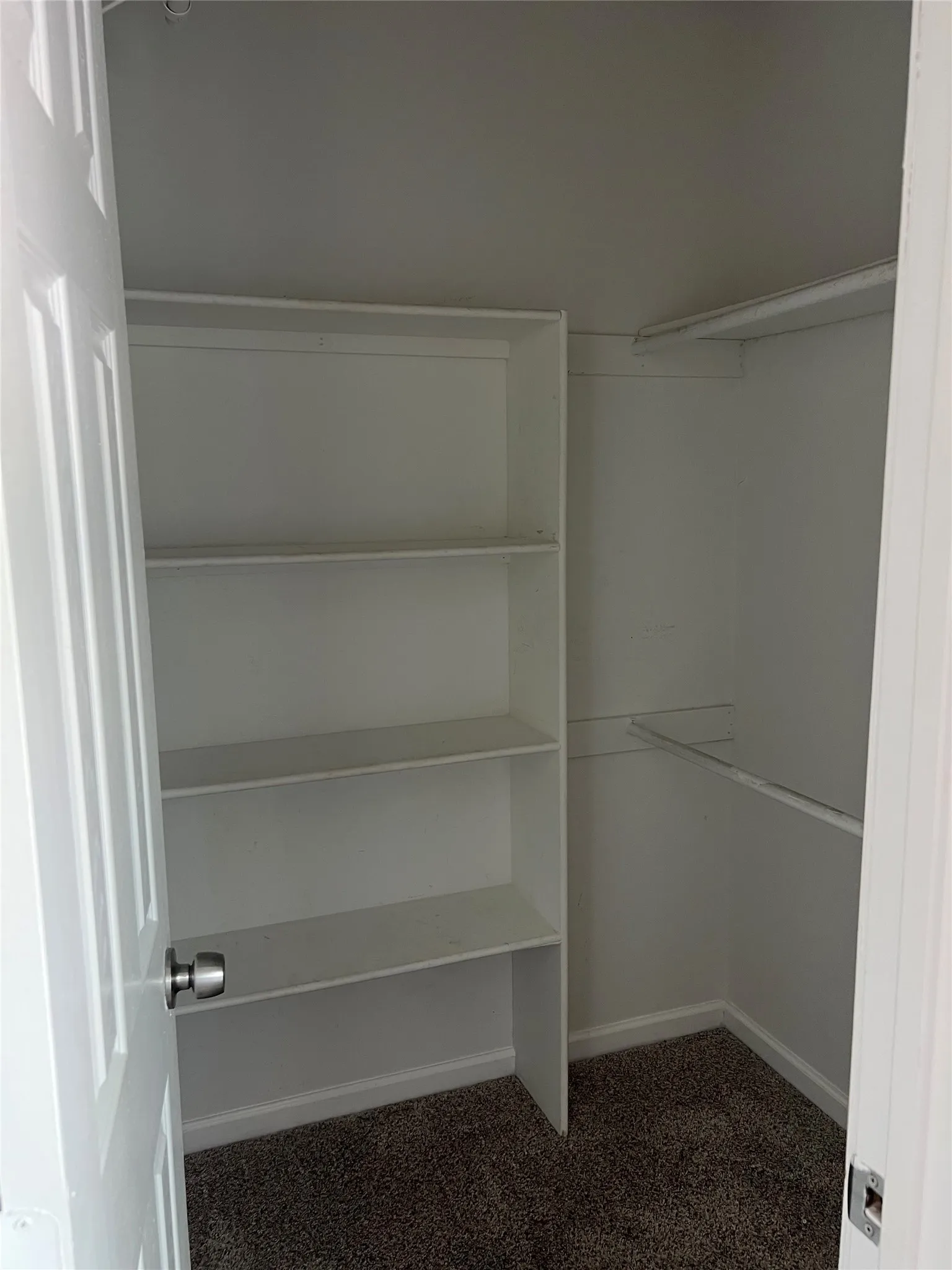 Condominium For Sale in Dallas County , 4101 Esters Road 111, Irving, Texas 75038, 1 Bedroom, 1 Bathroom, Garage spaces, 485 Sqft, built in 1984, mls#21288212, Real Estate Agent in Irving, Homes For Sale in Dallas county, Homes For Sale in Irving, Realtor in Irving Texas, Real Estate Brokerage Independent Realty Texas, Luminita Cordes Realtor