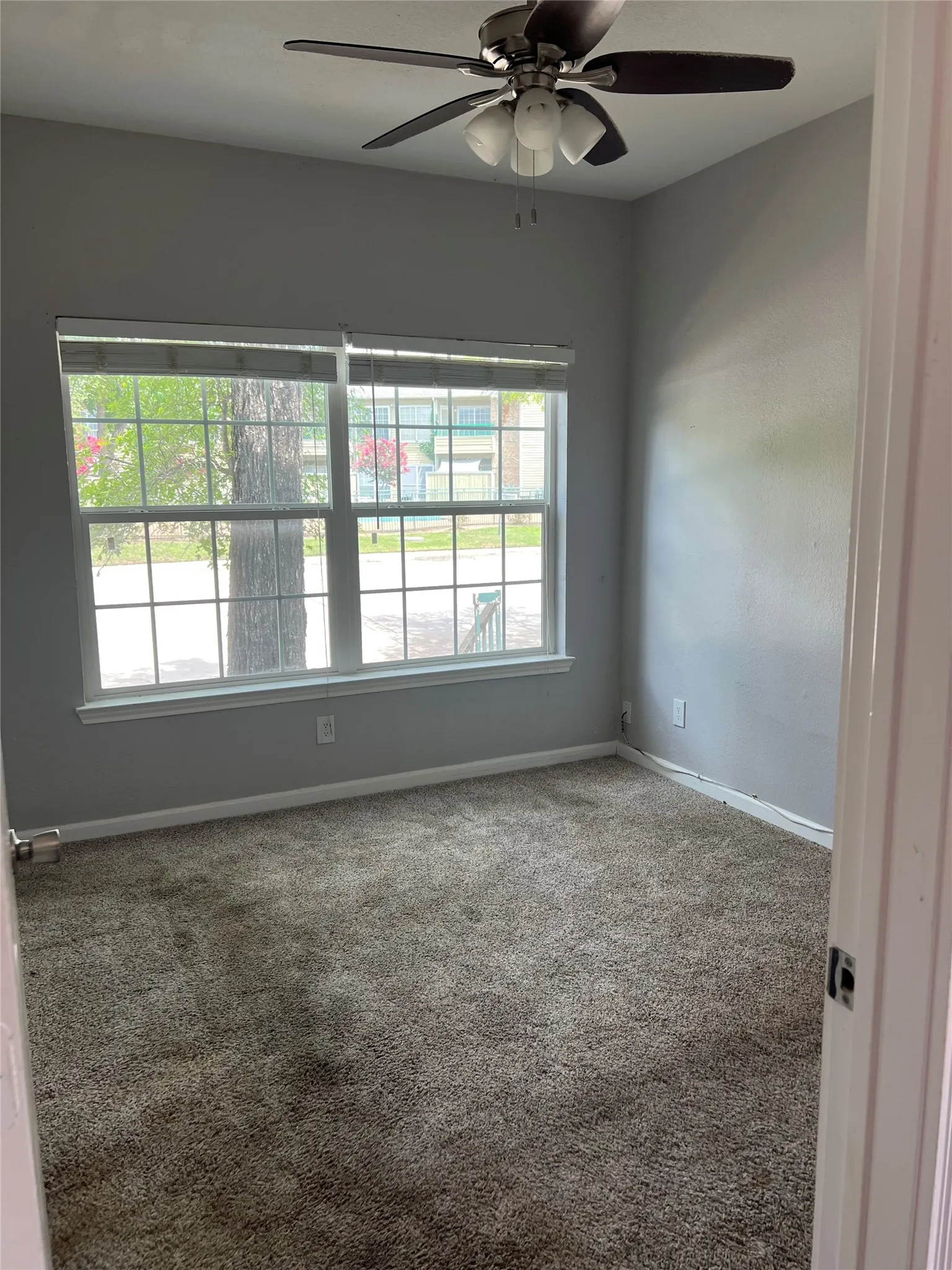 Condominium For Sale in Dallas County , 4101 Esters Road 111, Irving, Texas 75038, 1 Bedroom, 1 Bathroom, Garage spaces, 485 Sqft, built in 1984, mls#21288212, Real Estate Agent in Irving, Homes For Sale in Dallas county, Homes For Sale in Irving, Realtor in Irving Texas, Real Estate Brokerage Independent Realty Texas, Luminita Cordes Realtor