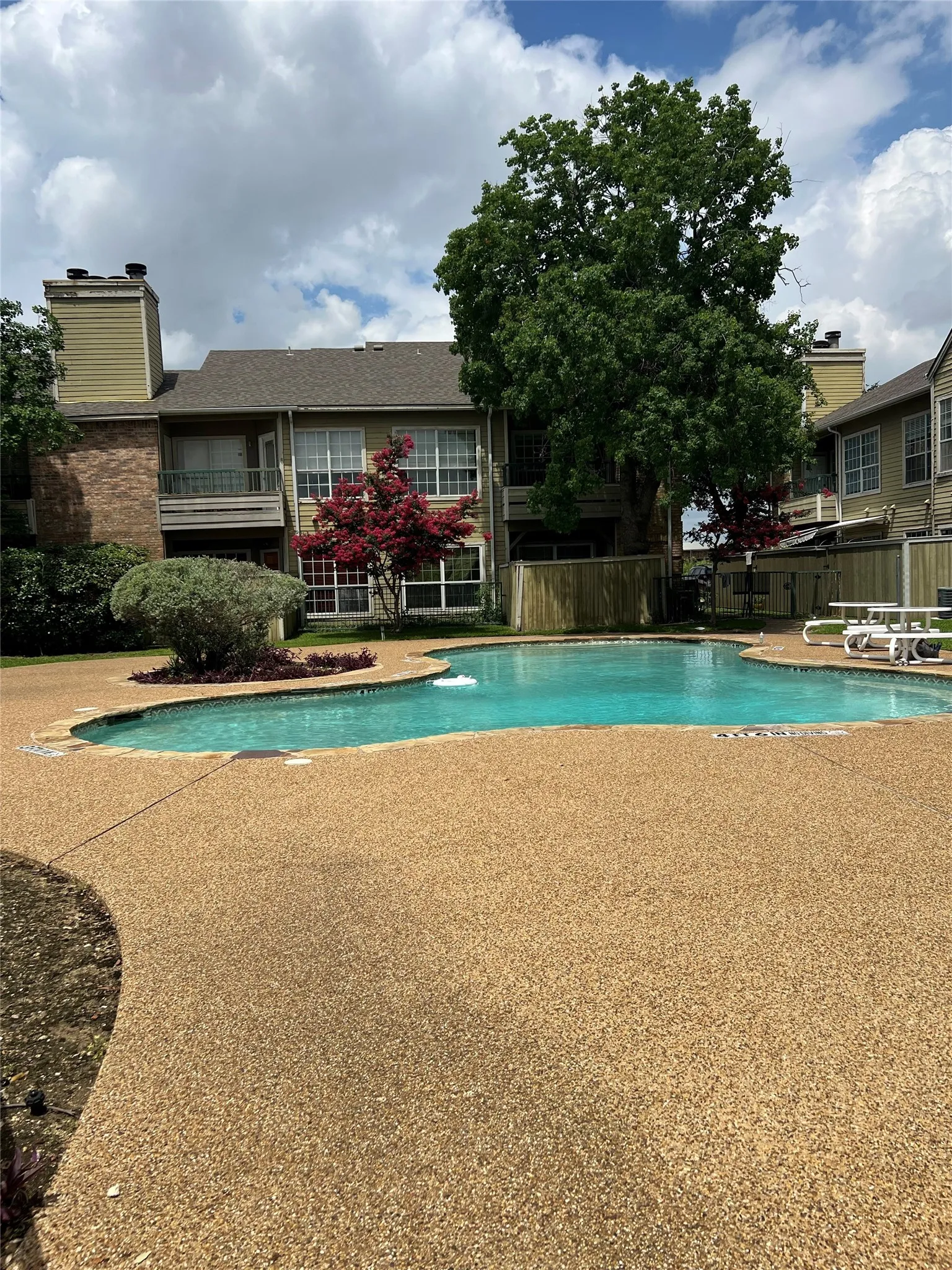 Condominium For Sale in Dallas County , 4101 Esters Road 111, Irving, Texas 75038, 1 Bedroom, 1 Bathroom, Garage spaces, 485 Sqft, built in 1984, mls#21288212, Real Estate Agent in Irving, Homes For Sale in Dallas county, Homes For Sale in Irving, Realtor in Irving Texas, Real Estate Brokerage Independent Realty Texas, Luminita Cordes Realtor