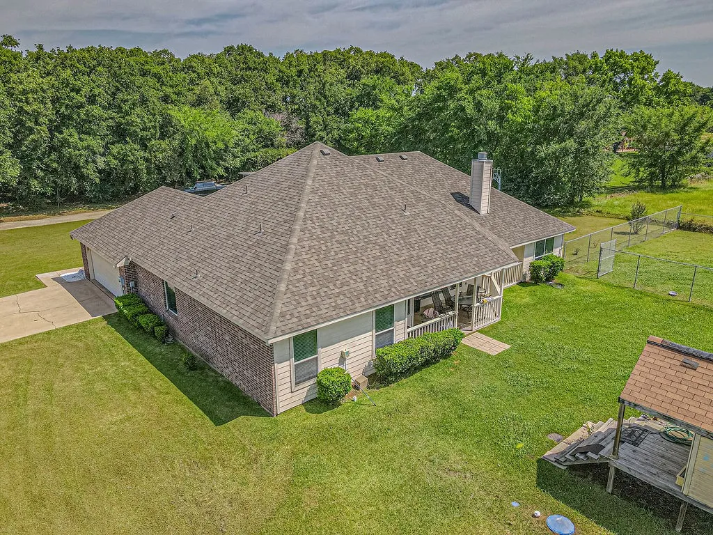 Single Family Residence For Sale in Kaufman County , 9789 S State Highway 34, Scurry, Texas 75158, 4 Bedroom, 2 Bathroom, 2 Garage spaces, 2,268 Sqft, built in 2004, mls#21287156, Real Estate Agent in Scurry, Homes For Sale in Kaufman county, Homes For Sale in Scurry, Realtor in Scurry Texas, Real Estate Brokerage Independent Realty Texas, Luminita Cordes Realtor