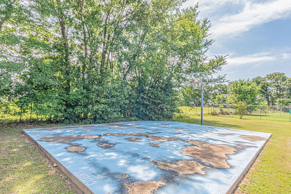 Single Family Residence For Sale in Kaufman County , 9789 S State Highway 34, Scurry, Texas 75158, 4 Bedroom, 2 Bathroom, 2 Garage spaces, 2,268 Sqft, built in 2004, mls#21287156, Real Estate Agent in Scurry, Homes For Sale in Kaufman county, Homes For Sale in Scurry, Realtor in Scurry Texas, Real Estate Brokerage Independent Realty Texas, Luminita Cordes Realtor