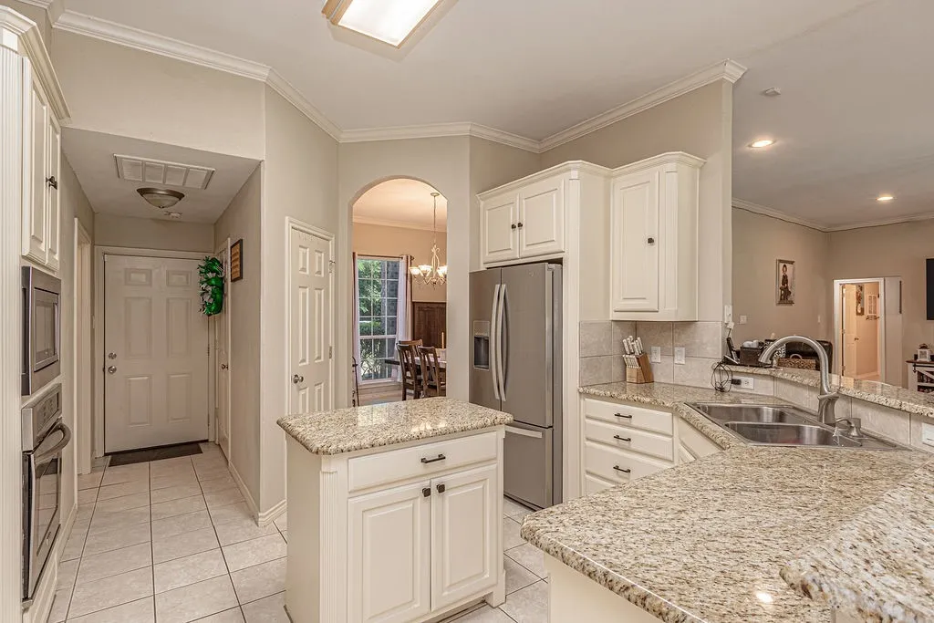Single Family Residence For Sale in Kaufman County , 9789 S State Highway 34, Scurry, Texas 75158, 4 Bedroom, 2 Bathroom, 2 Garage spaces, 2,268 Sqft, built in 2004, mls#21287156, Real Estate Agent in Scurry, Homes For Sale in Kaufman county, Homes For Sale in Scurry, Realtor in Scurry Texas, Real Estate Brokerage Independent Realty Texas, Luminita Cordes Realtor