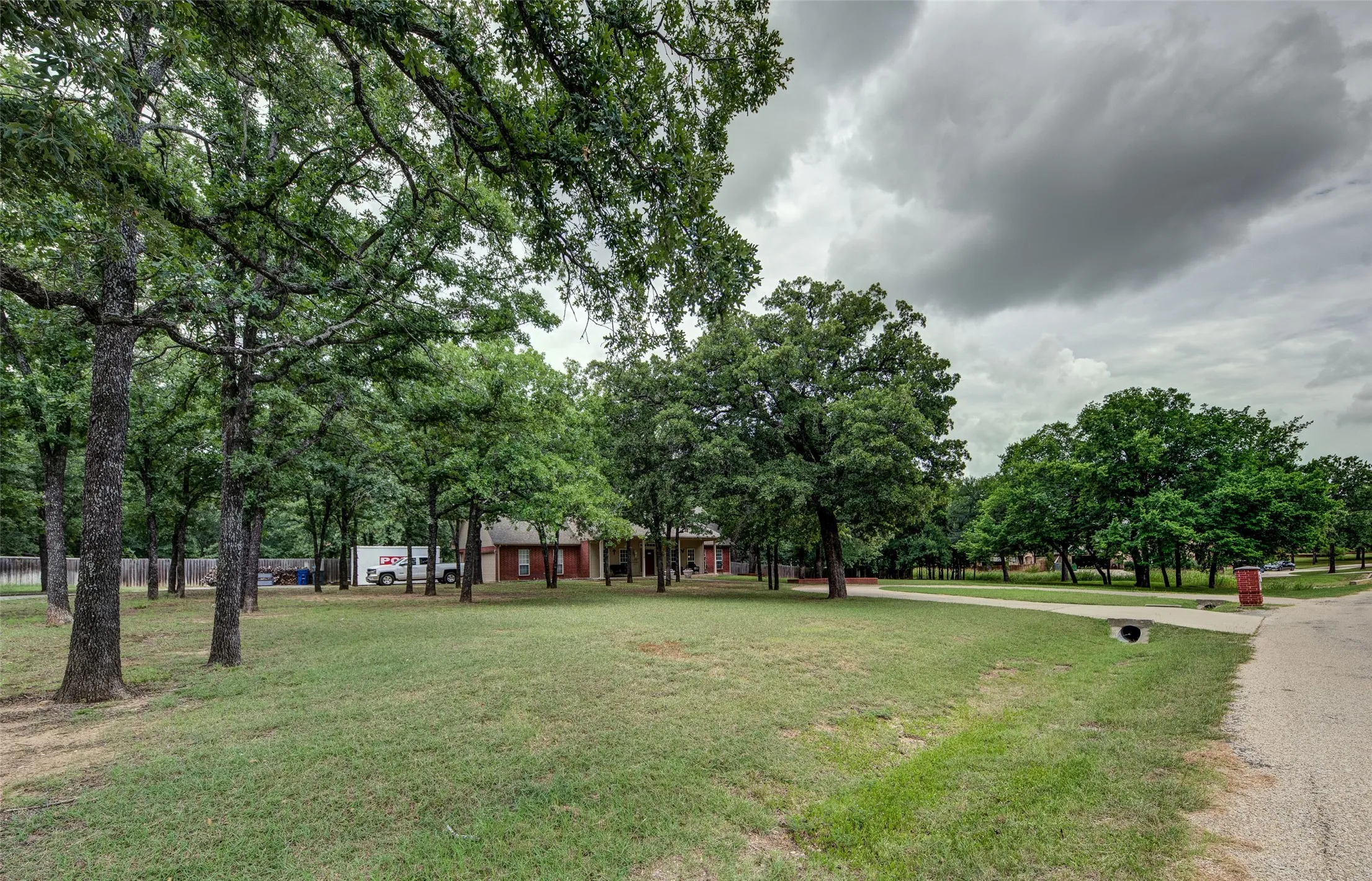 Single Family Residence For Sale in Wise County , 15 Shady Creek Lane, Bridgeport, Texas 76426, 4 Bedroom, 3 Bathroom, 2 Garage spaces, 2,896 Sqft, built in 2001, mls#21288232, Real Estate Agent in Bridgeport, Homes For Sale in Wise county, Homes For Sale in Bridgeport, Realtor in Bridgeport Texas, Real Estate Brokerage Independent Realty Texas, Luminita Cordes Realtor