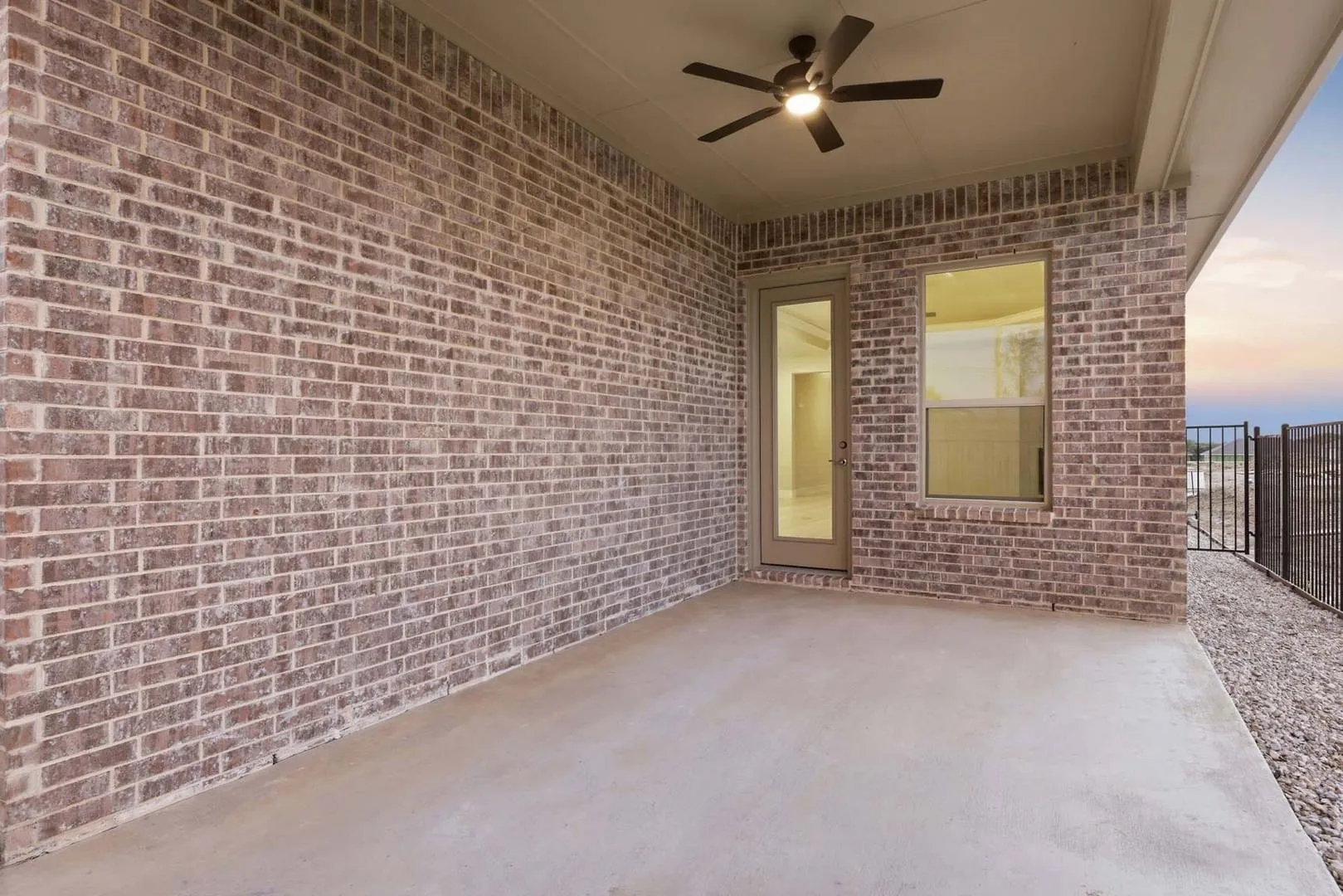 Camino_Way_2400_vacant-02