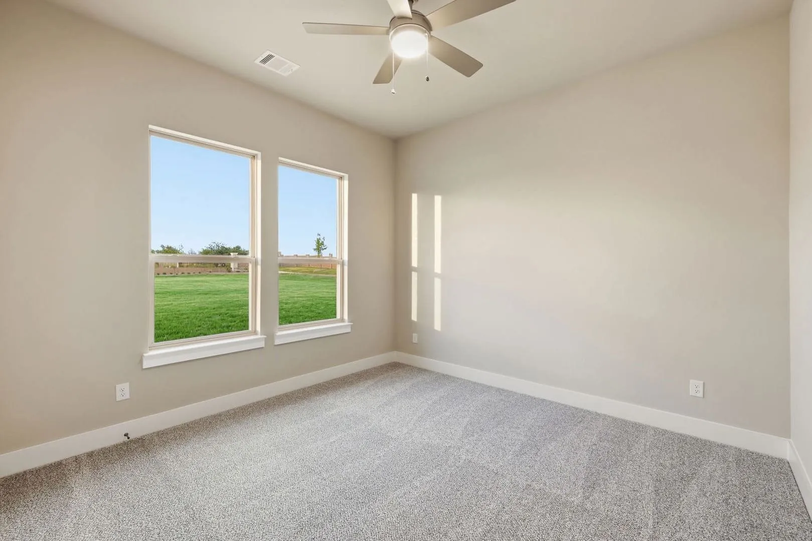 Camino_Way_2400_vacant-16